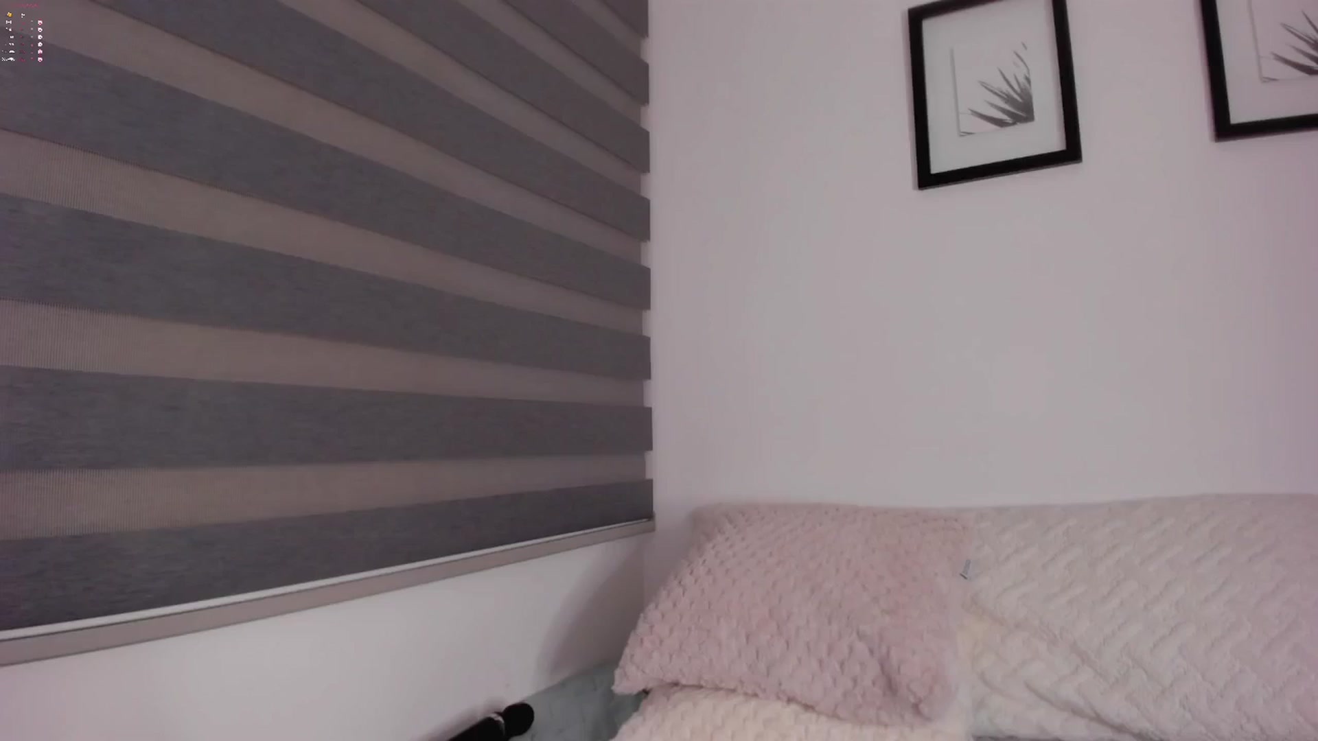 Gallery image thumbnail from Sexxygirl18x's myfreecams stream on, 09/21/2024, 01:32 image 6 of 20