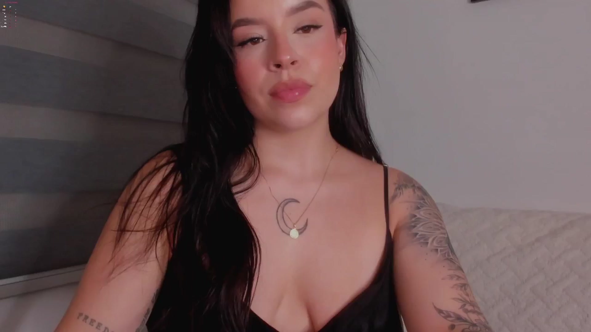 Gallery image thumbnail from Sexxygirl18x's myfreecams stream on, 09/22/2024, 01:53 image 20 of 20