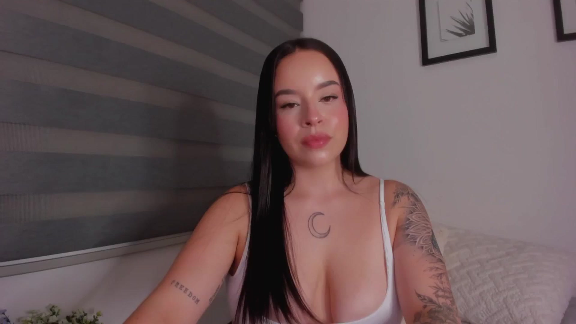 Gallery image thumbnail from Sexxygirl18x's myfreecams stream on, 09/27/2024, 01:35 image 10 of 20