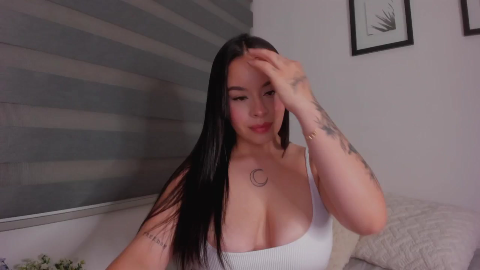 Gallery image thumbnail from Sexxygirl18x's myfreecams stream on, 09/27/2024, 01:35 image 11 of 20