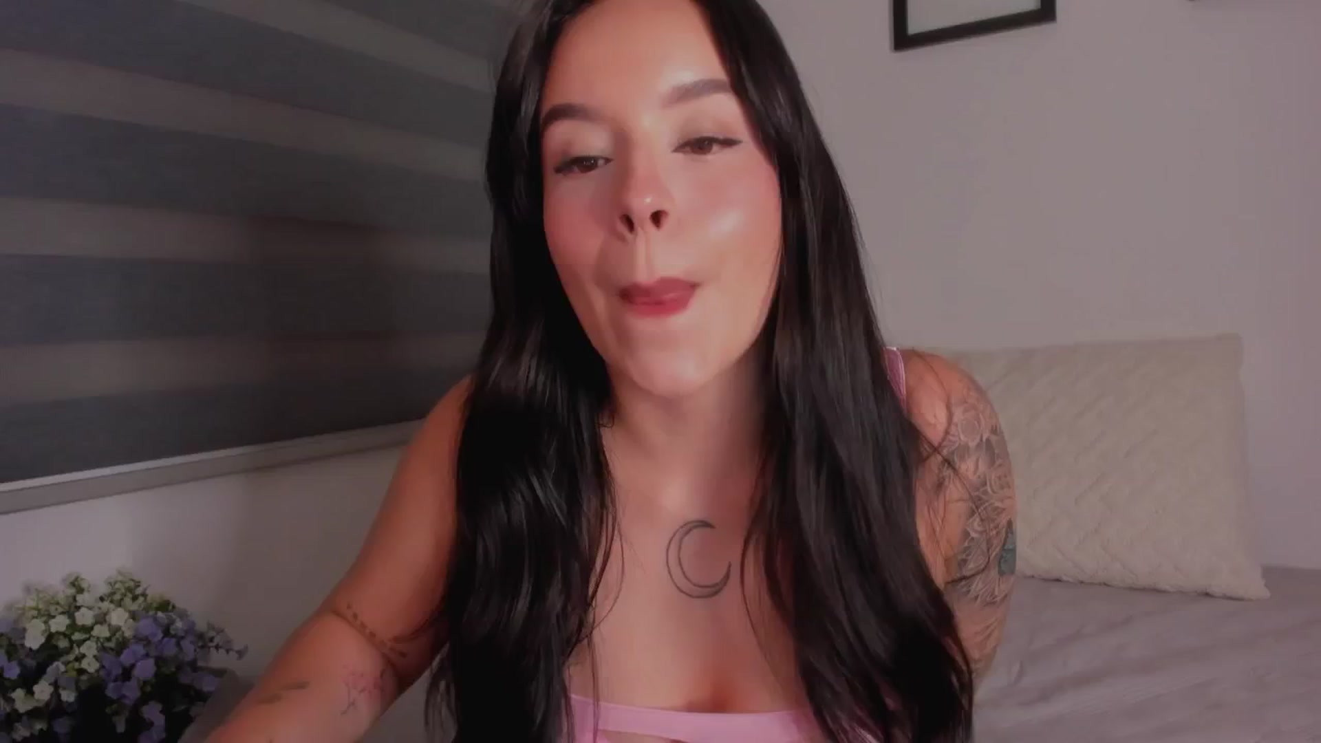 Gallery image thumbnail from Sexxygirl18x's myfreecams stream on, 09/30/2024, 23:22 image 5 of 20
