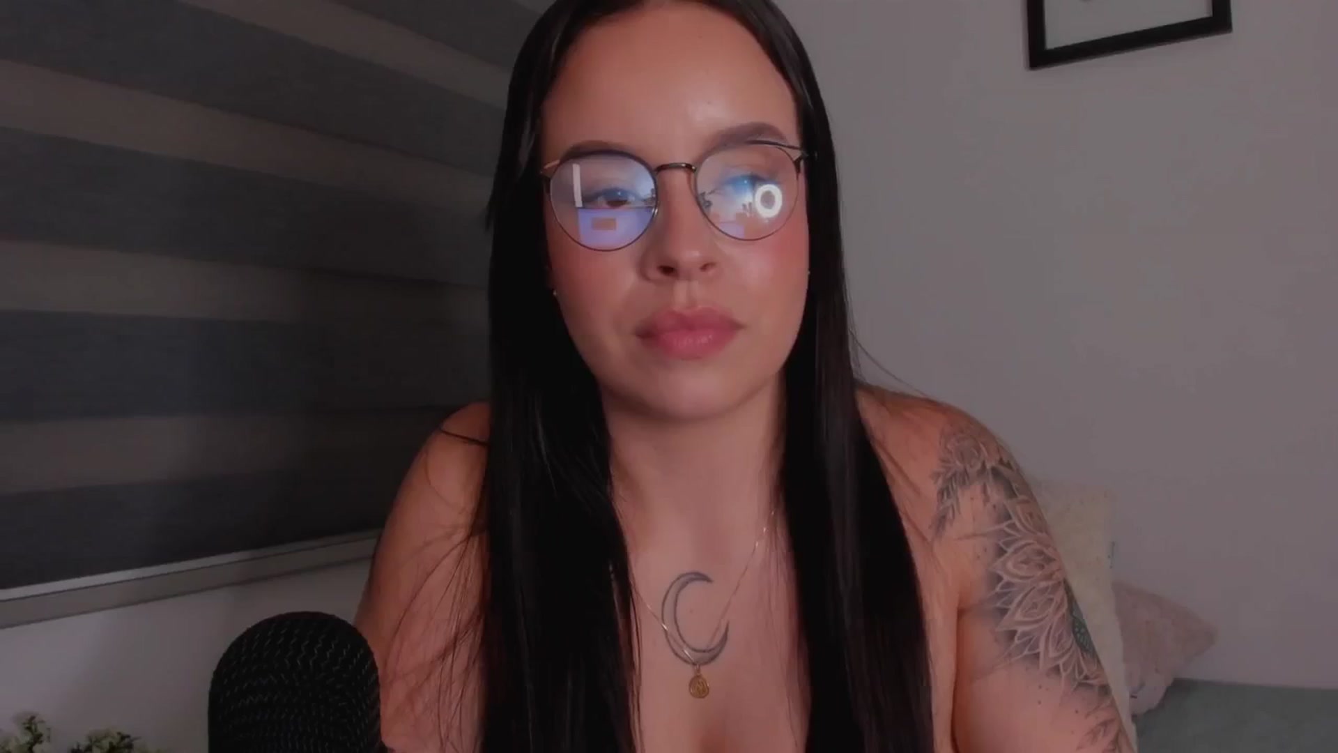 Gallery image thumbnail from Sexxygirl18x's myfreecams stream on, 10/03/2024, 02:03 image 20 of 20