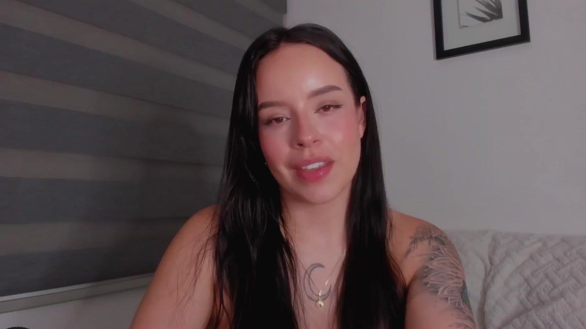 Gallery image thumbnail from Sexxygirl18x's myfreecams stream on, 10/07/2024, 02:50 image 9 of 20