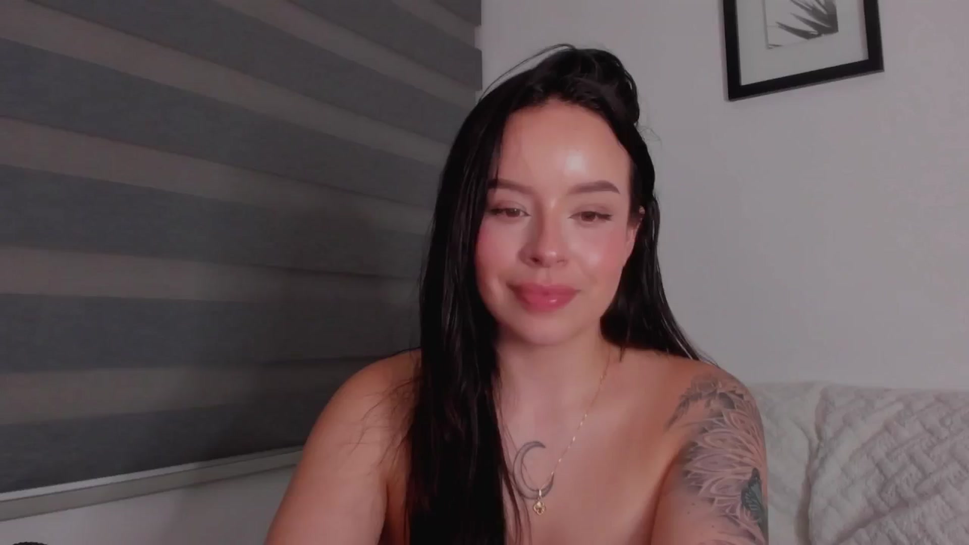 Gallery image thumbnail from Sexxygirl18x's myfreecams stream on, 10/07/2024, 02:50 image 20 of 20