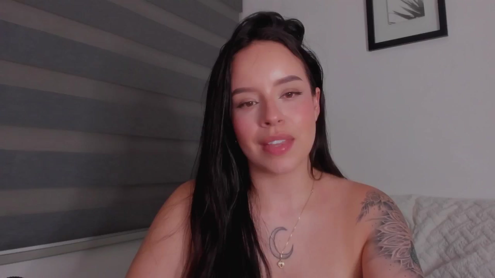 Gallery image thumbnail from Sexxygirl18x's myfreecams stream on, 10/07/2024, 02:50 image 16 of 20