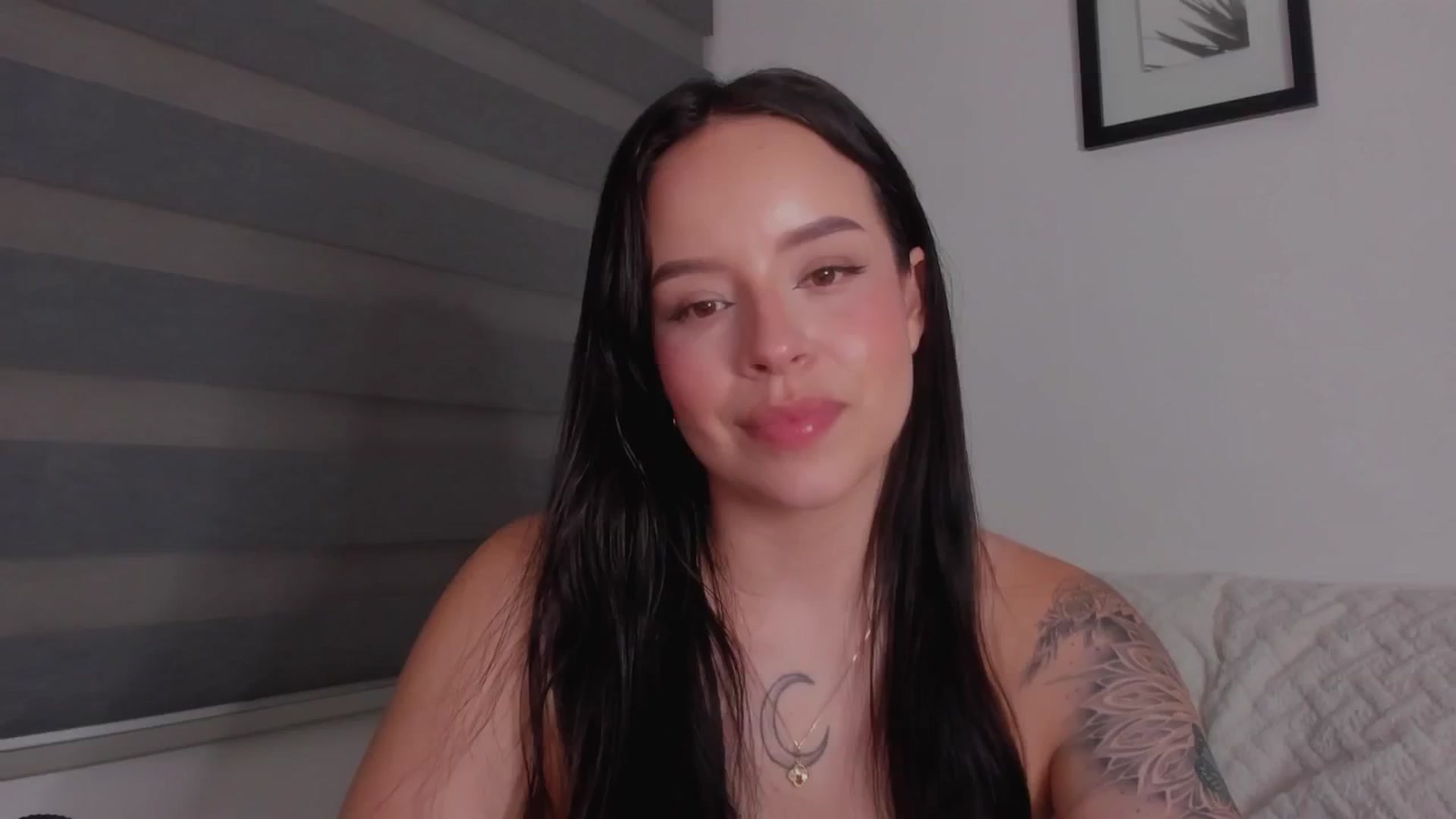 Gallery image thumbnail from Sexxygirl18x's myfreecams stream on, 10/07/2024, 02:50 image 8 of 20