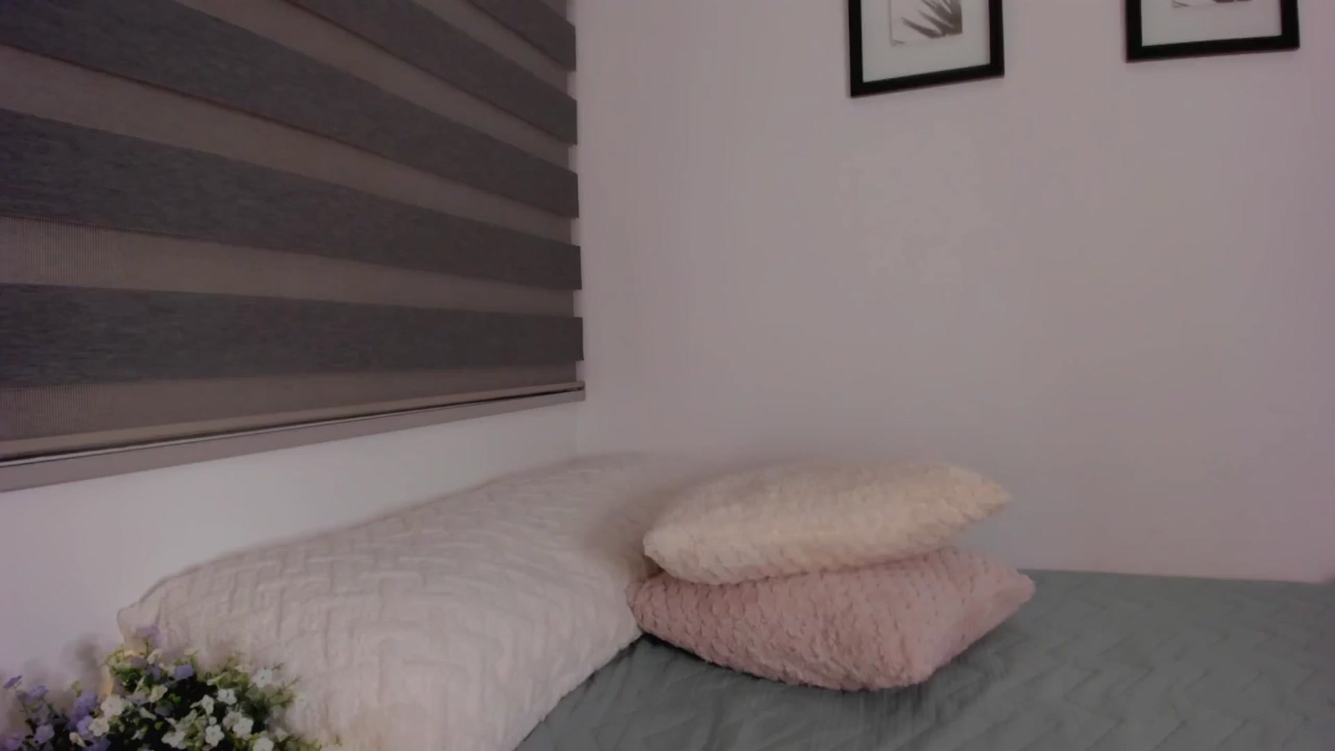 Gallery image thumbnail from Sexxygirl18x's myfreecams stream on, 10/13/2024, 24:38 image 4 of 20
