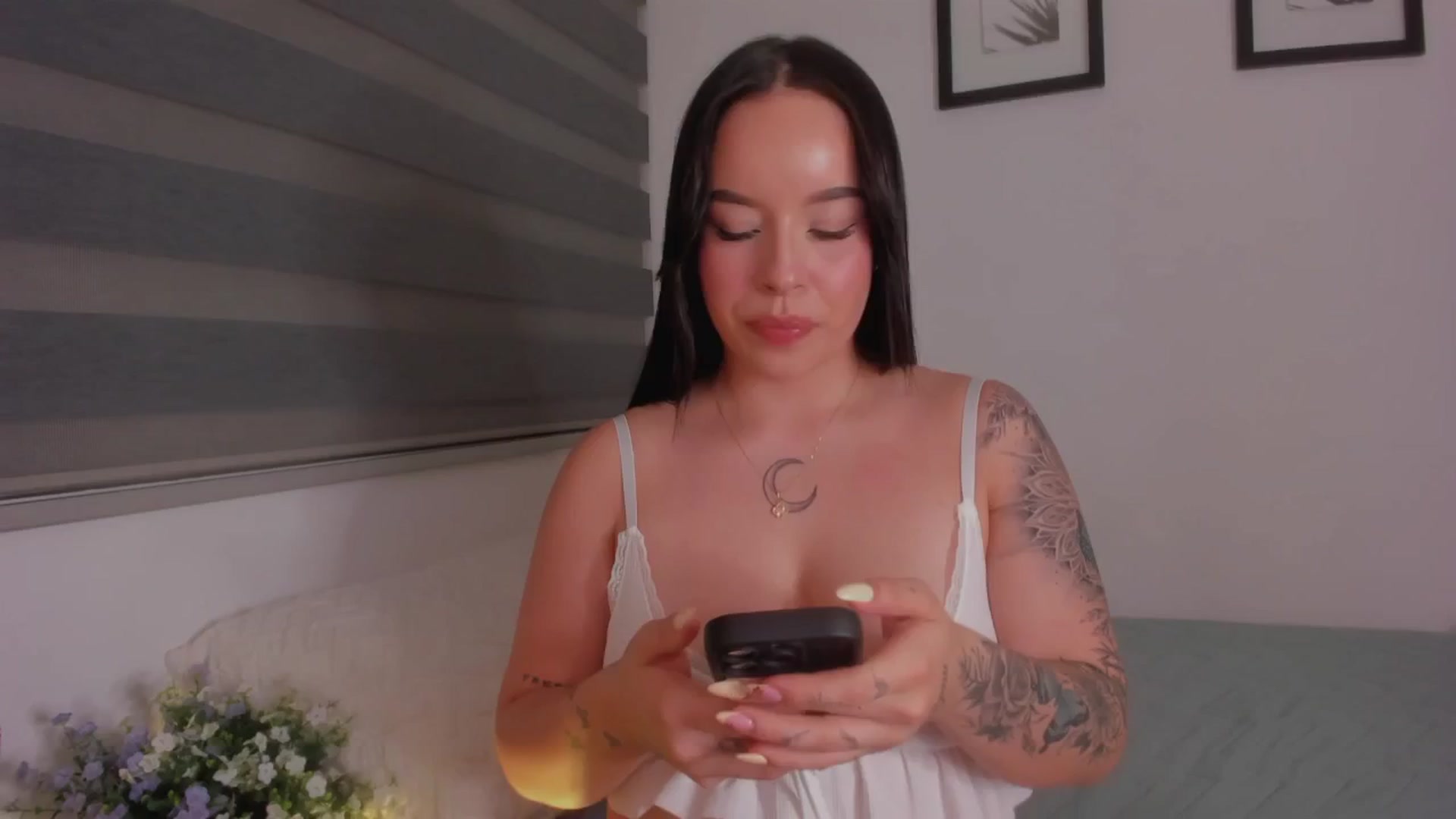 Gallery image thumbnail from Sexxygirl18x's myfreecams stream on, 10/13/2024, 24:38 image 1 of 20