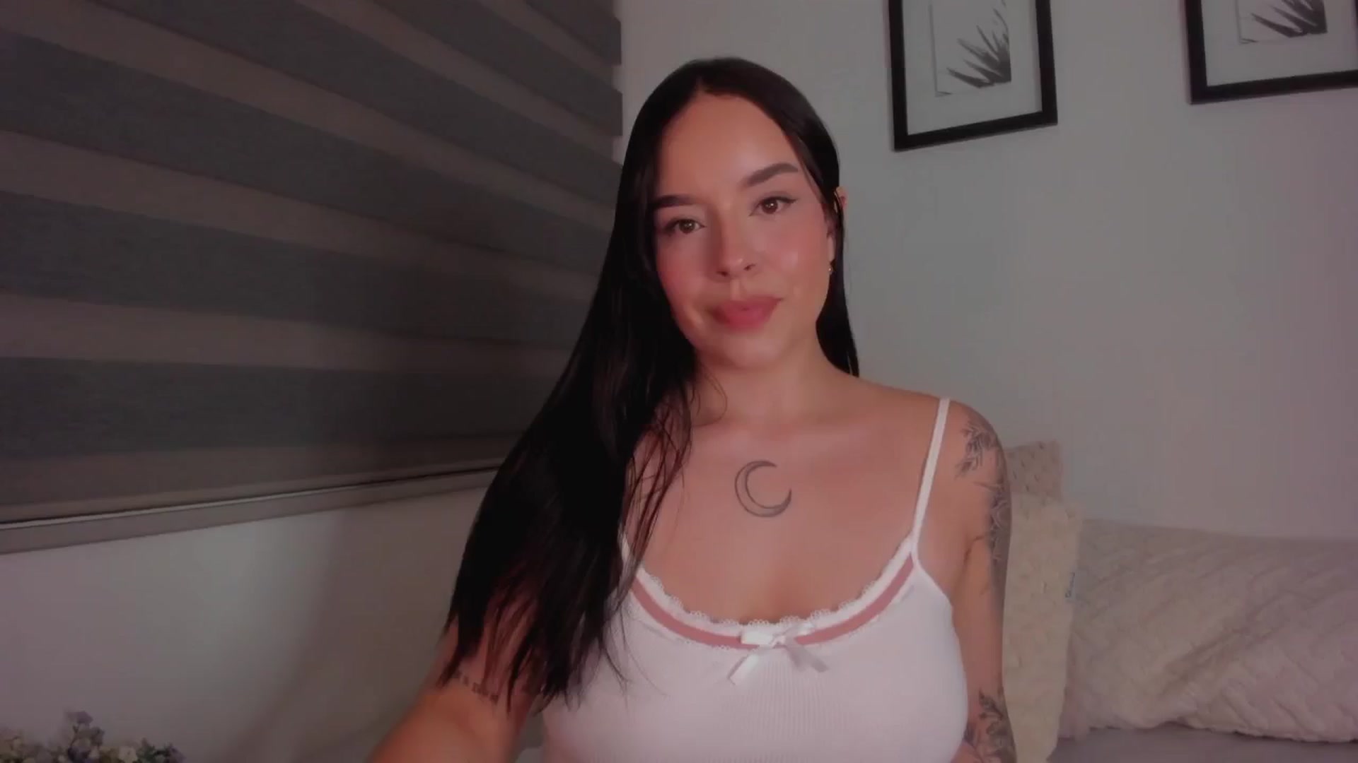 Gallery image thumbnail from Sexxygirl18x's myfreecams stream on, 10/20/2024, 01:27 image 4 of 20