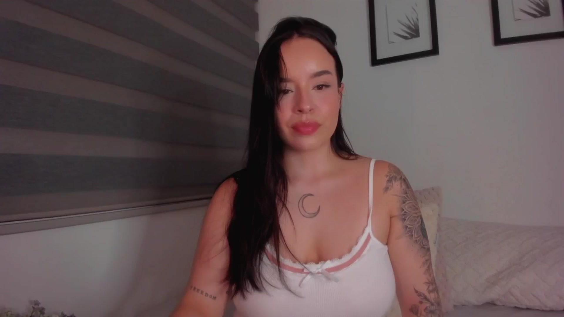 Gallery image thumbnail from Sexxygirl18x's myfreecams stream on, 10/20/2024, 01:27 image 20 of 20