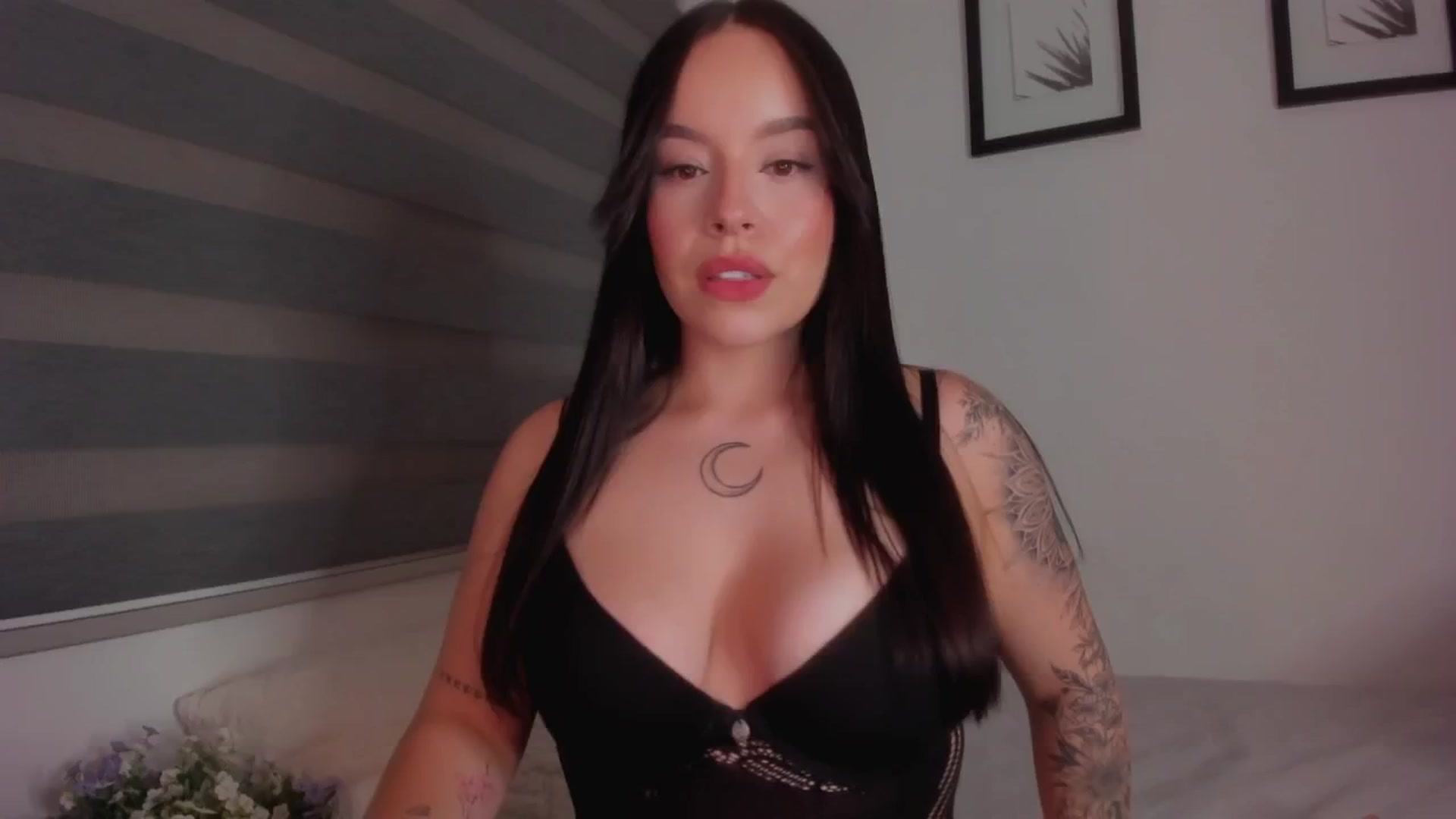 Gallery image thumbnail from Sexxygirl18x's myfreecams stream on, 10/20/2024, 23:04 image 7 of 20