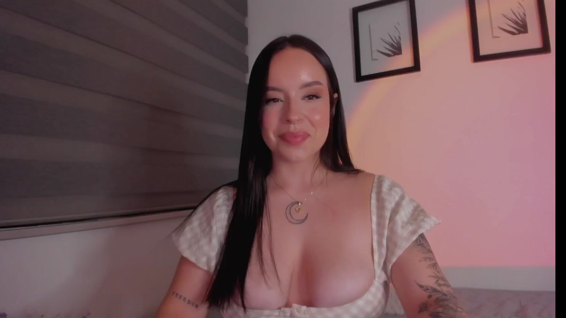 Gallery image thumbnail from Sexxygirl18x's myfreecams stream on, 10/24/2024, 01:34 image 7 of 20