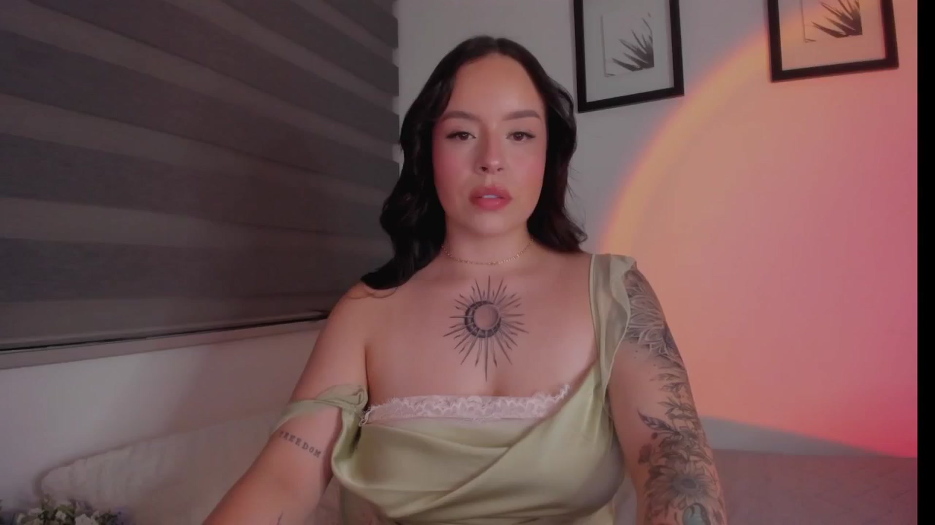 Gallery image thumbnail from Sexxygirl18x's myfreecams stream on, 10/26/2024, 23:41 image 9 of 20