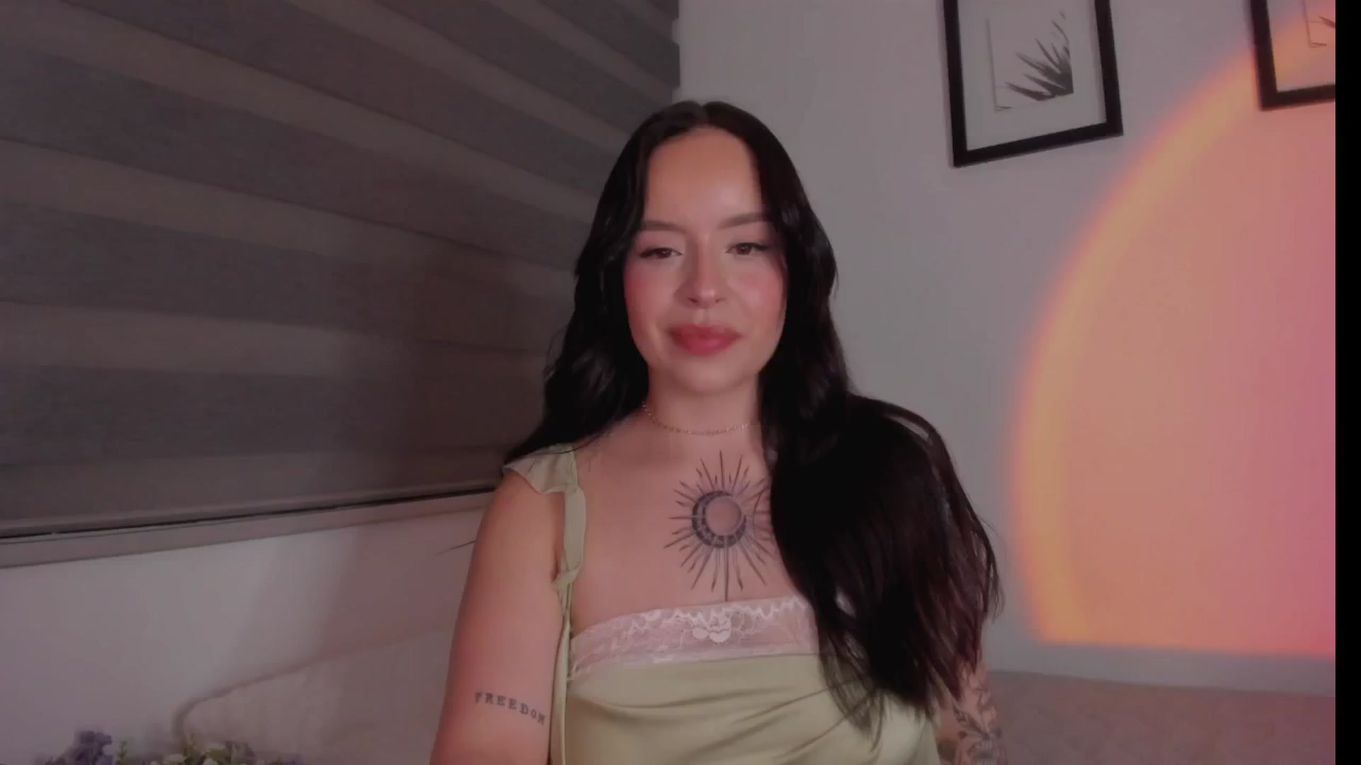 Gallery image thumbnail from Sexxygirl18x's myfreecams stream on, 10/27/2024, 01:42 image 4 of 20