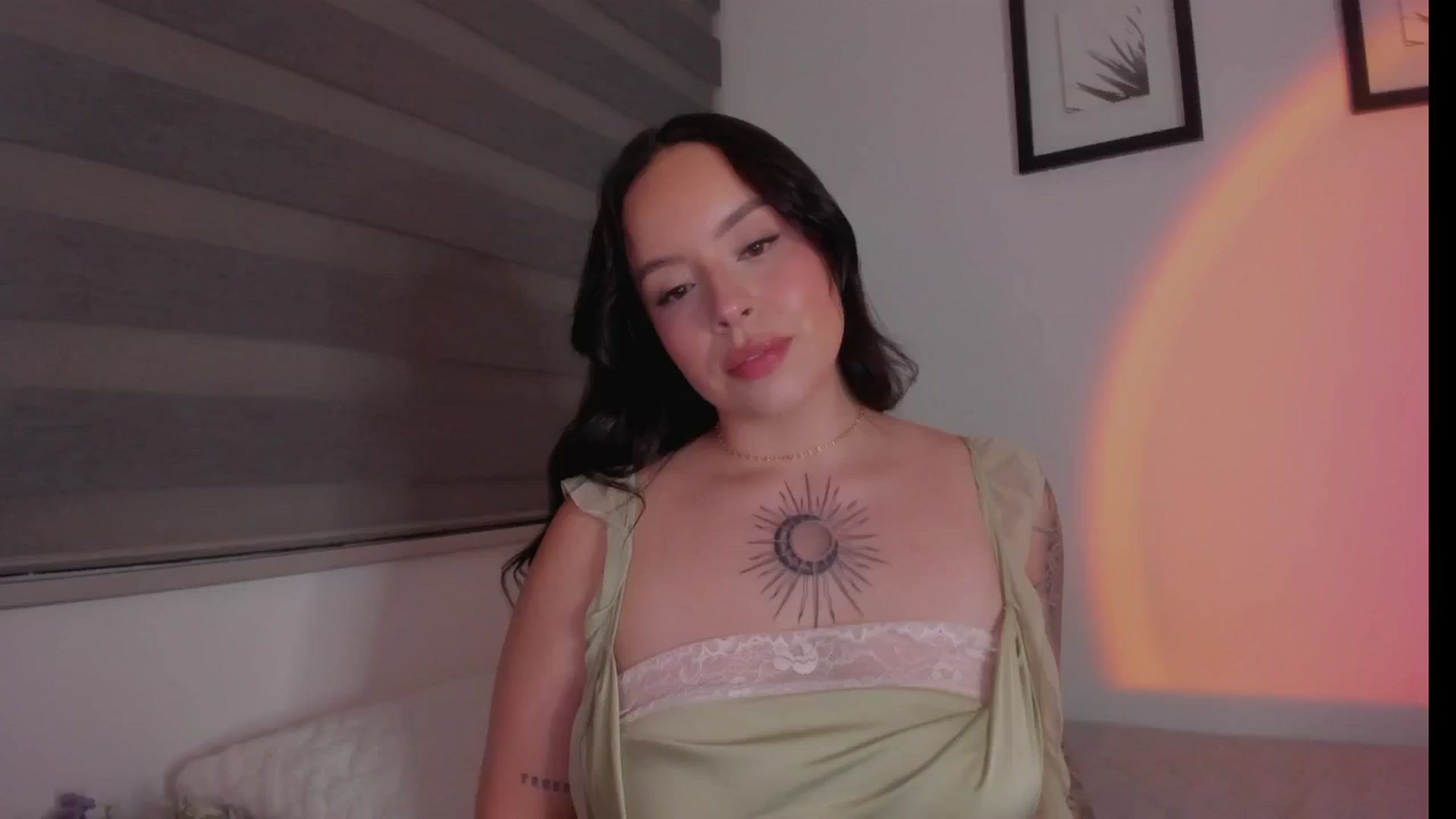 Gallery image thumbnail from Sexxygirl18x's myfreecams stream on, 10/27/2024, 01:42 image 2 of 20