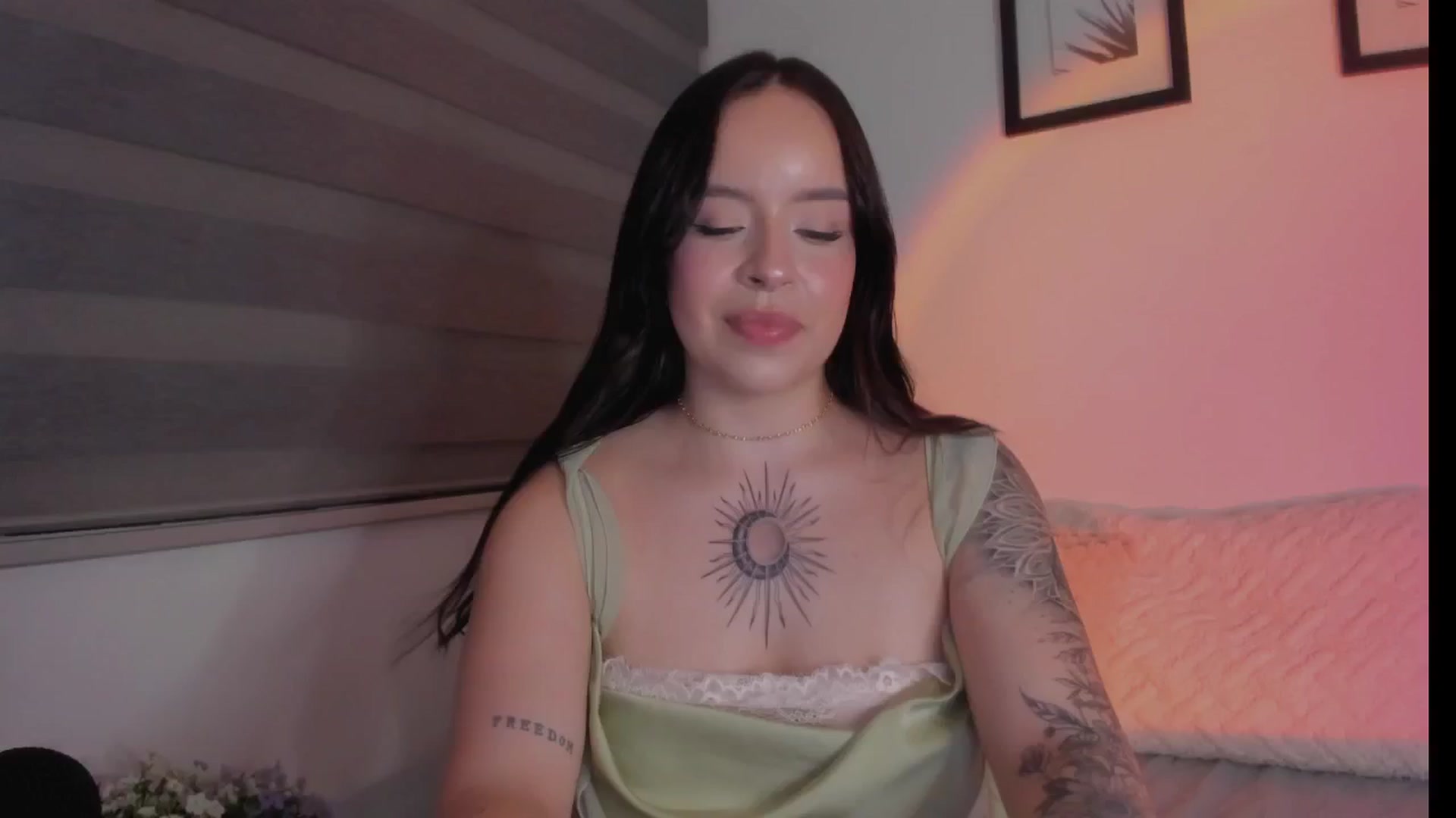 Gallery image thumbnail from Sexxygirl18x's myfreecams stream on, 10/27/2024, 03:54 image 19 of 20