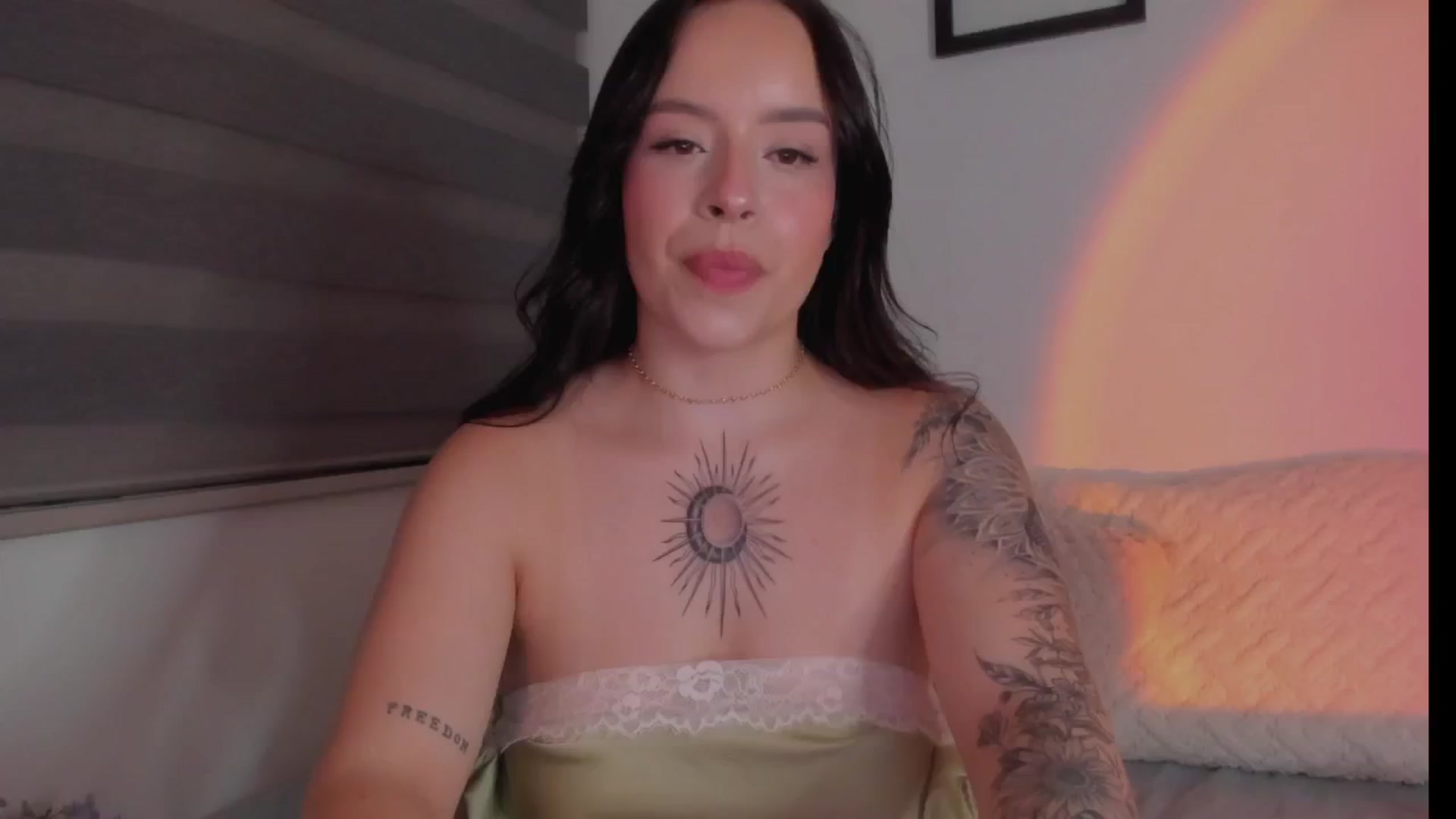 Gallery image thumbnail from Sexxygirl18x's myfreecams stream on, 10/27/2024, 03:54 image 4 of 20