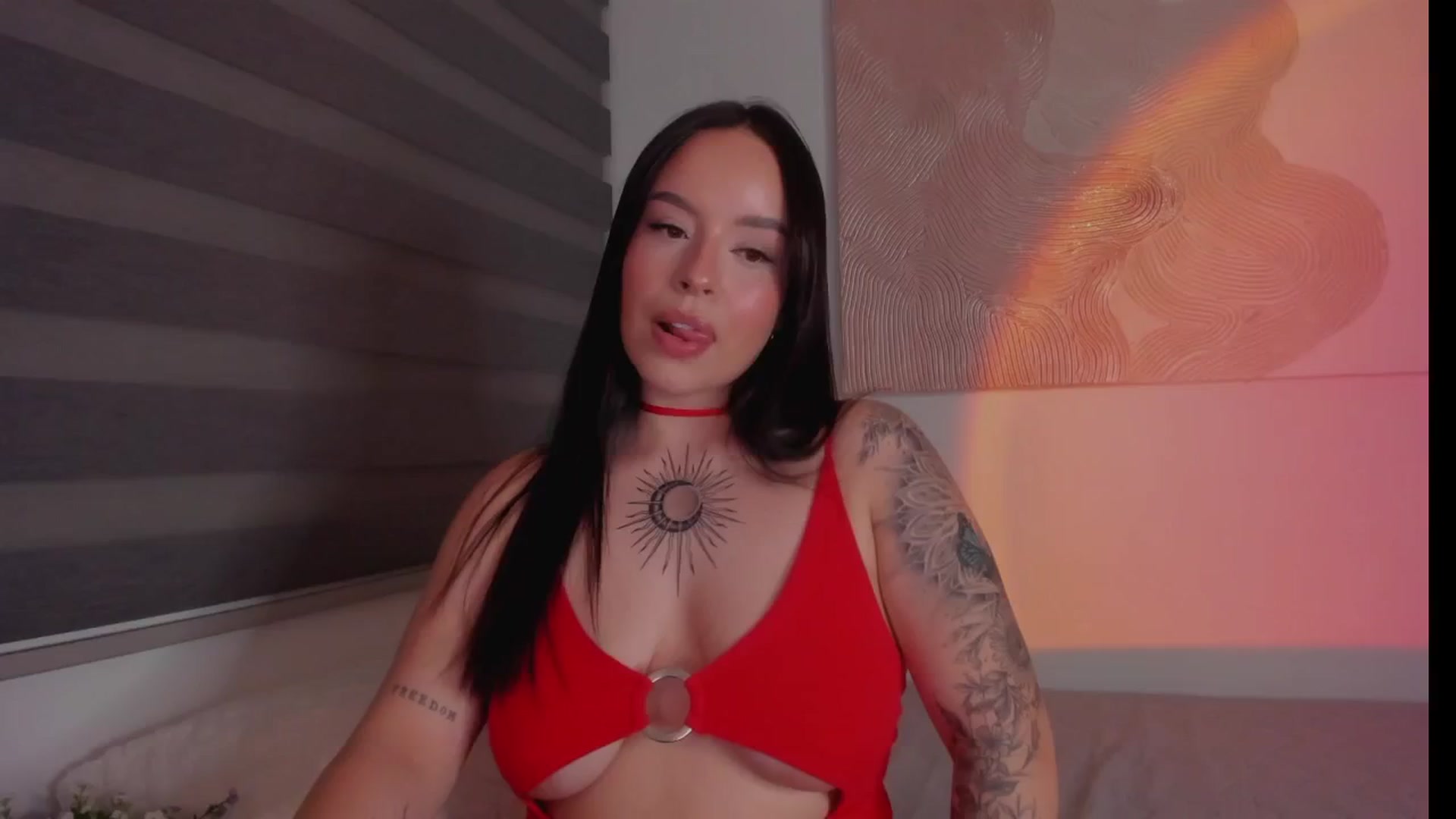 Gallery image thumbnail from Sexxygirl18x's myfreecams stream on, 10/30/2024, 24:03 image 19 of 20