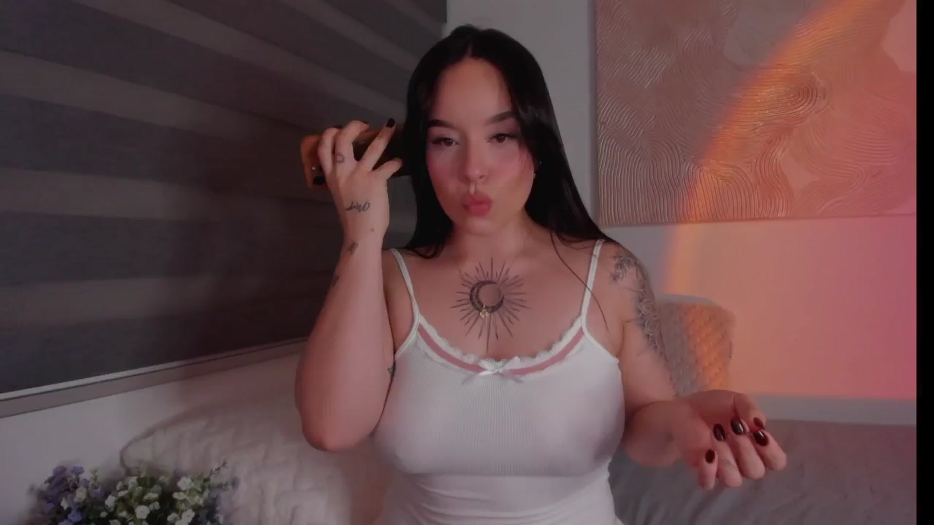Gallery image thumbnail from Sexxygirl18x's myfreecams stream on, 10/31/2024, 02:13 image 4 of 20