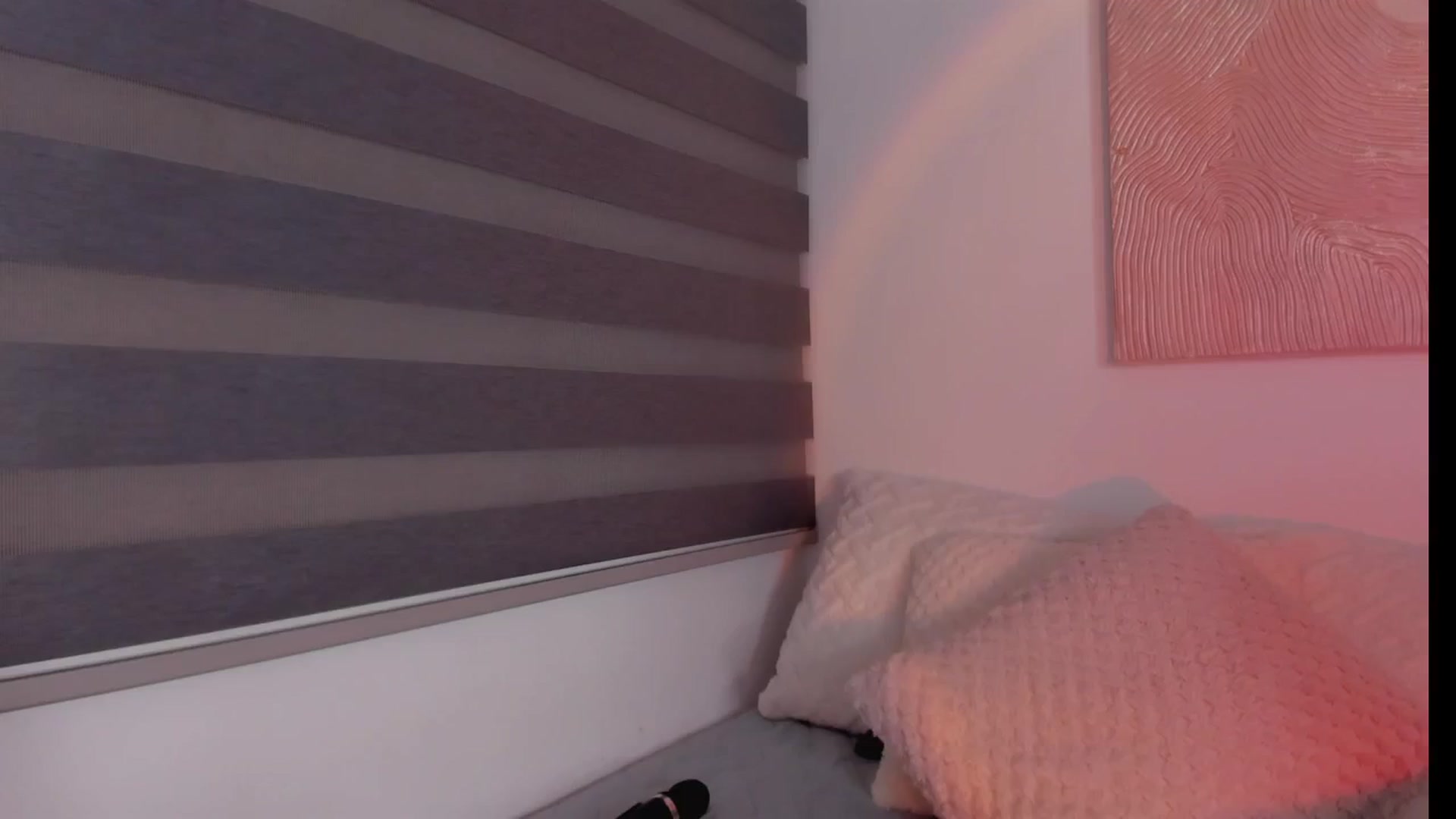 Gallery image thumbnail from Sexxygirl18x's myfreecams stream on, 11/07/2024, 01:28 image 10 of 20