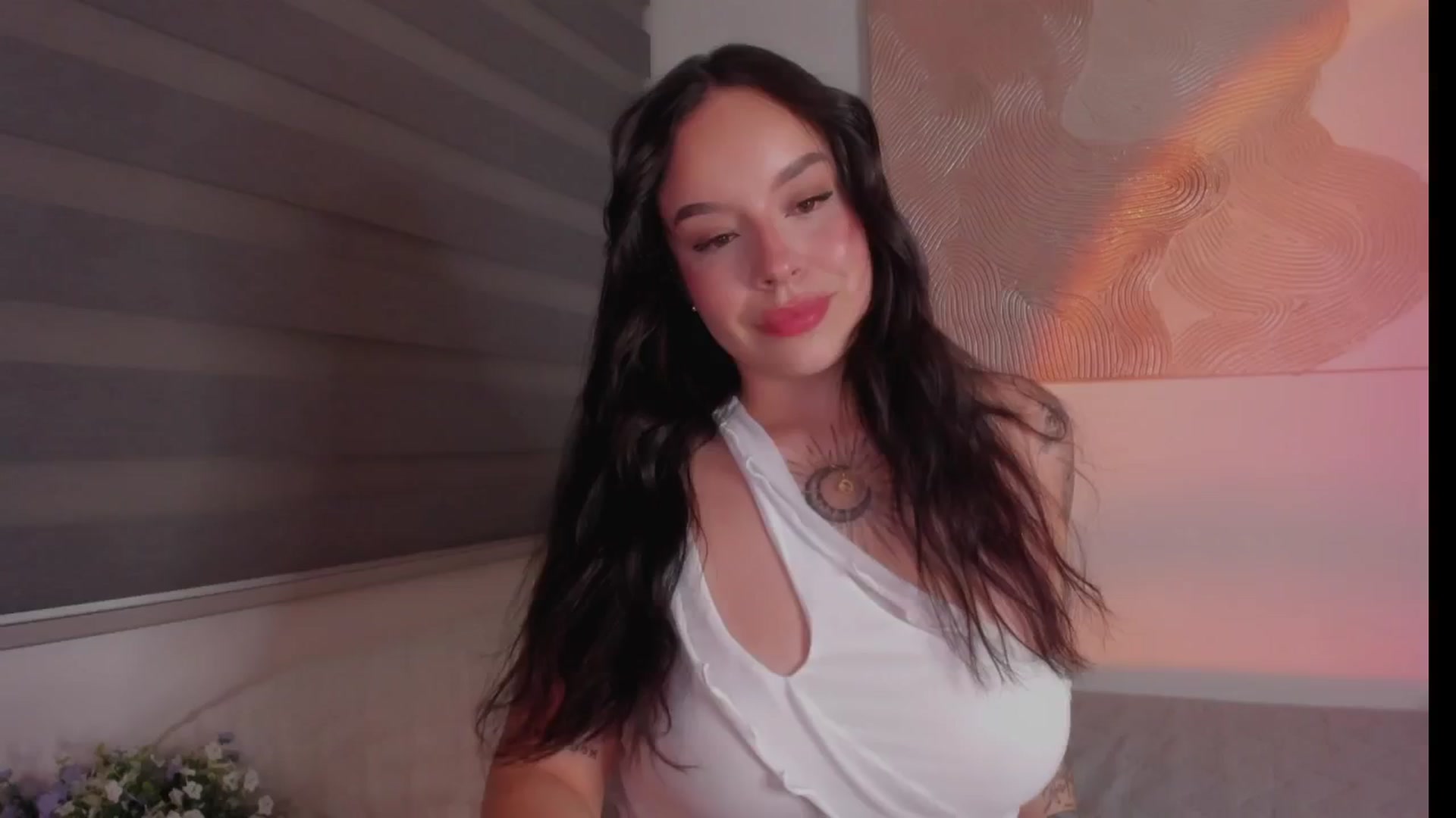 Gallery image thumbnail from Sexxygirl18x's myfreecams stream on, 11/09/2024, 24:49 image 9 of 20