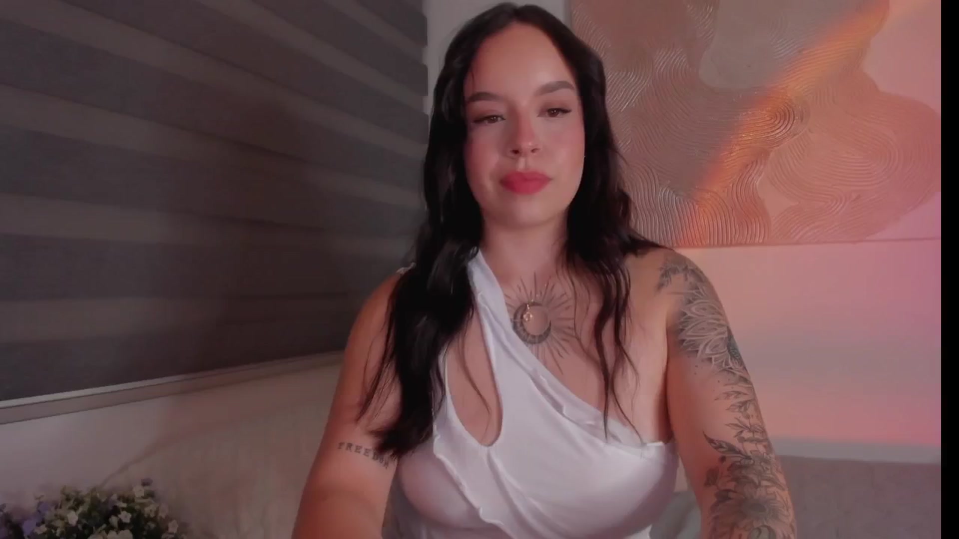 Gallery image thumbnail from Sexxygirl18x's myfreecams stream on, 11/09/2024, 24:49 image 10 of 20