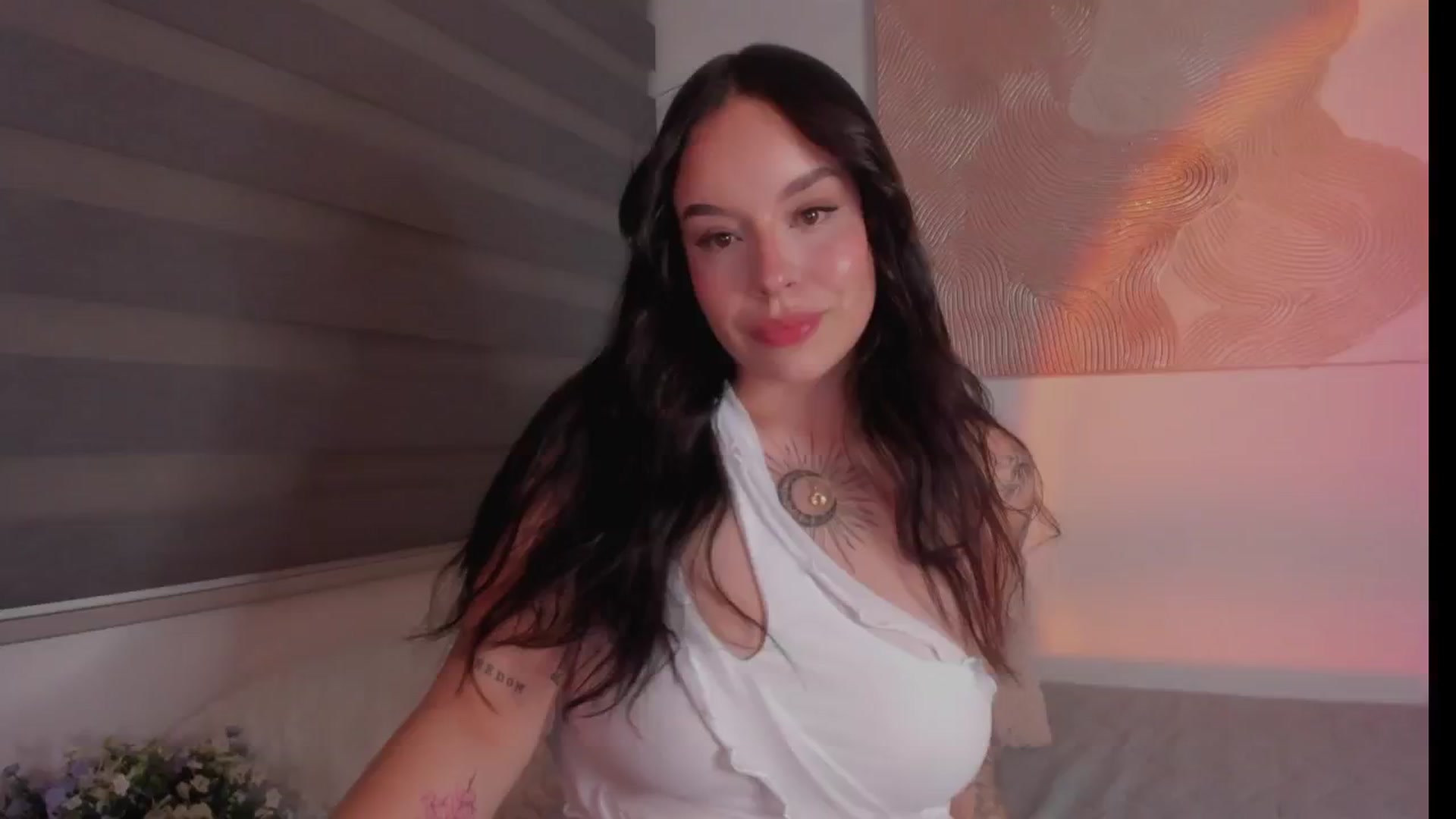 Gallery image thumbnail from Sexxygirl18x's myfreecams stream on, 11/09/2024, 24:49 image 5 of 20