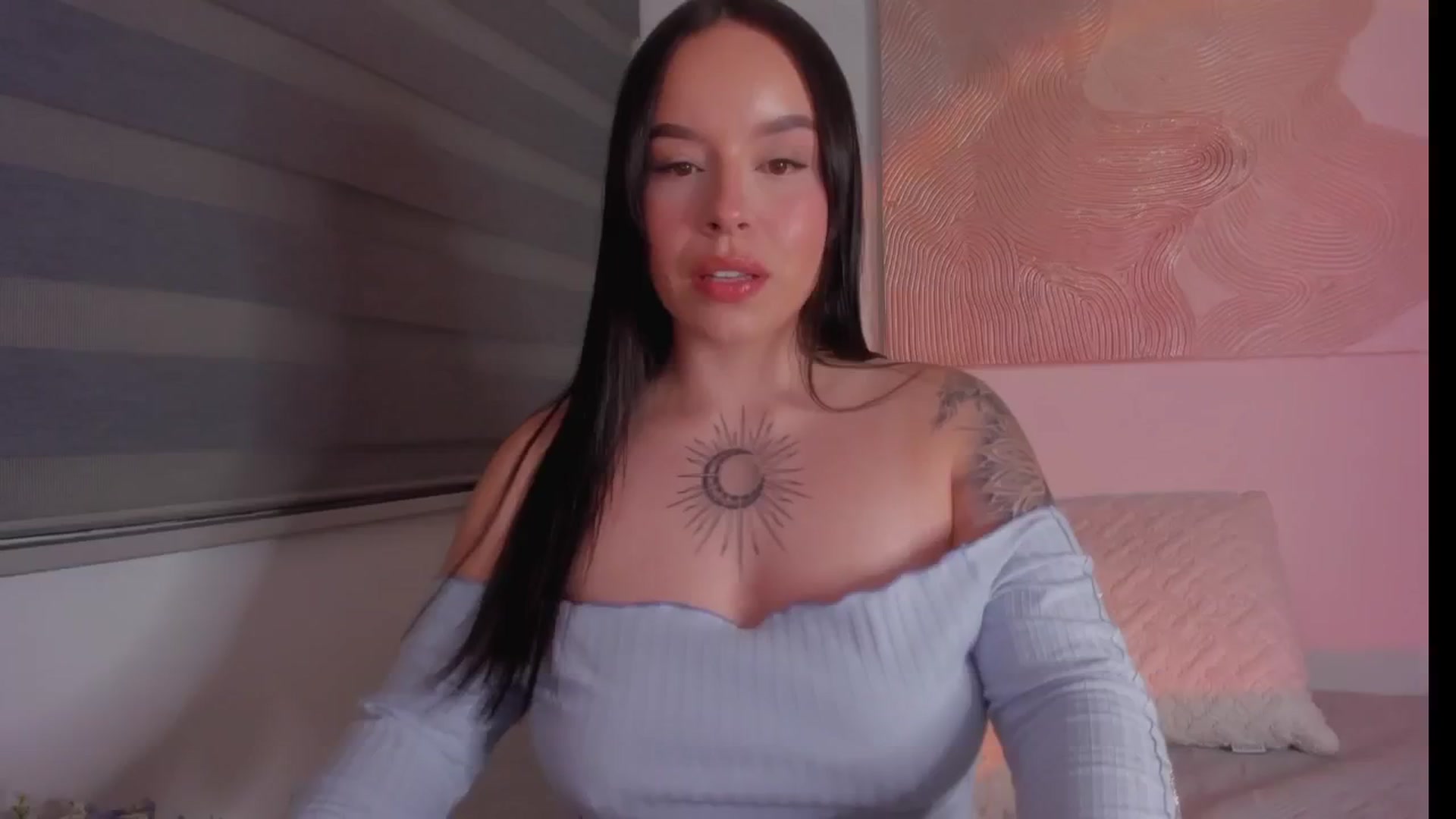Gallery image thumbnail from Sexxygirl18x's myfreecams stream on, 11/15/2024, 24:05 image 2 of 20