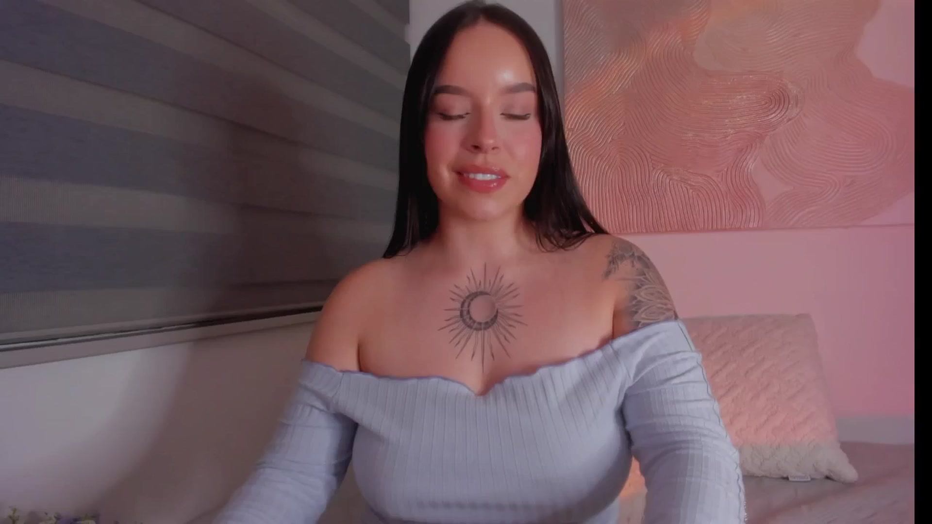 Gallery image thumbnail from Sexxygirl18x's myfreecams stream on, 11/15/2024, 24:05 image 19 of 20