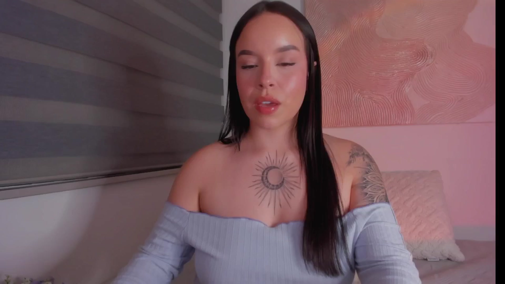 Gallery image thumbnail from Sexxygirl18x's myfreecams stream on, 11/15/2024, 24:05 image 14 of 20