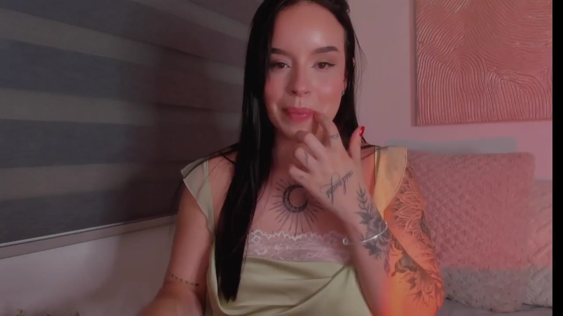 Gallery image thumbnail from Sexxygirl18x's myfreecams stream on, 11/16/2024, 02:18 image 16 of 20
