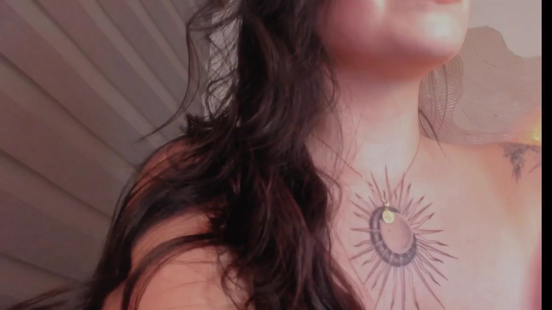 Gallery image thumbnail from Sexxygirl18x's myfreecams stream on, 11/17/2024, 01:26 image 14 of 20