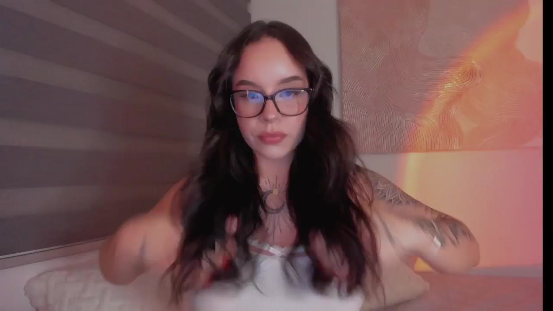 Gallery image thumbnail from Sexxygirl18x's myfreecams stream on, 11/17/2024, 01:26 image 3 of 20