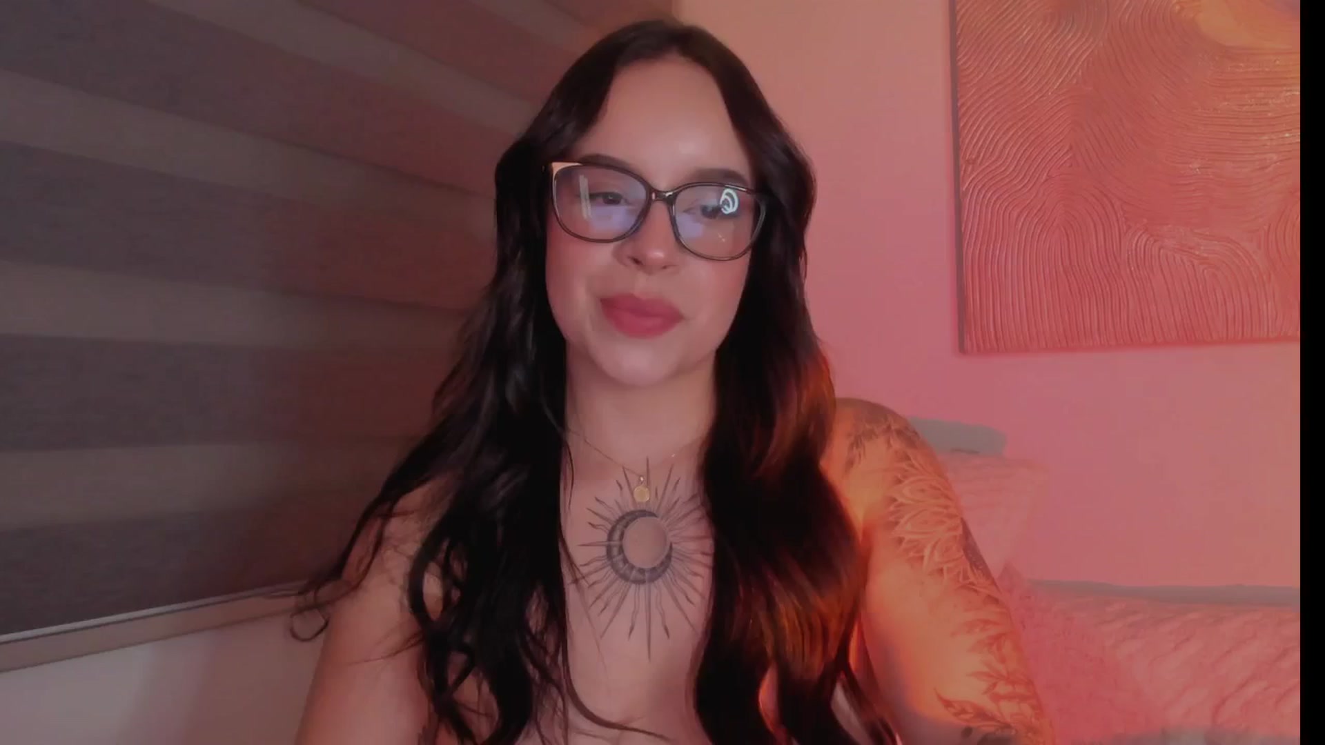 Gallery image thumbnail from Sexxygirl18x's myfreecams stream on, 11/17/2024, 02:51 image 17 of 20