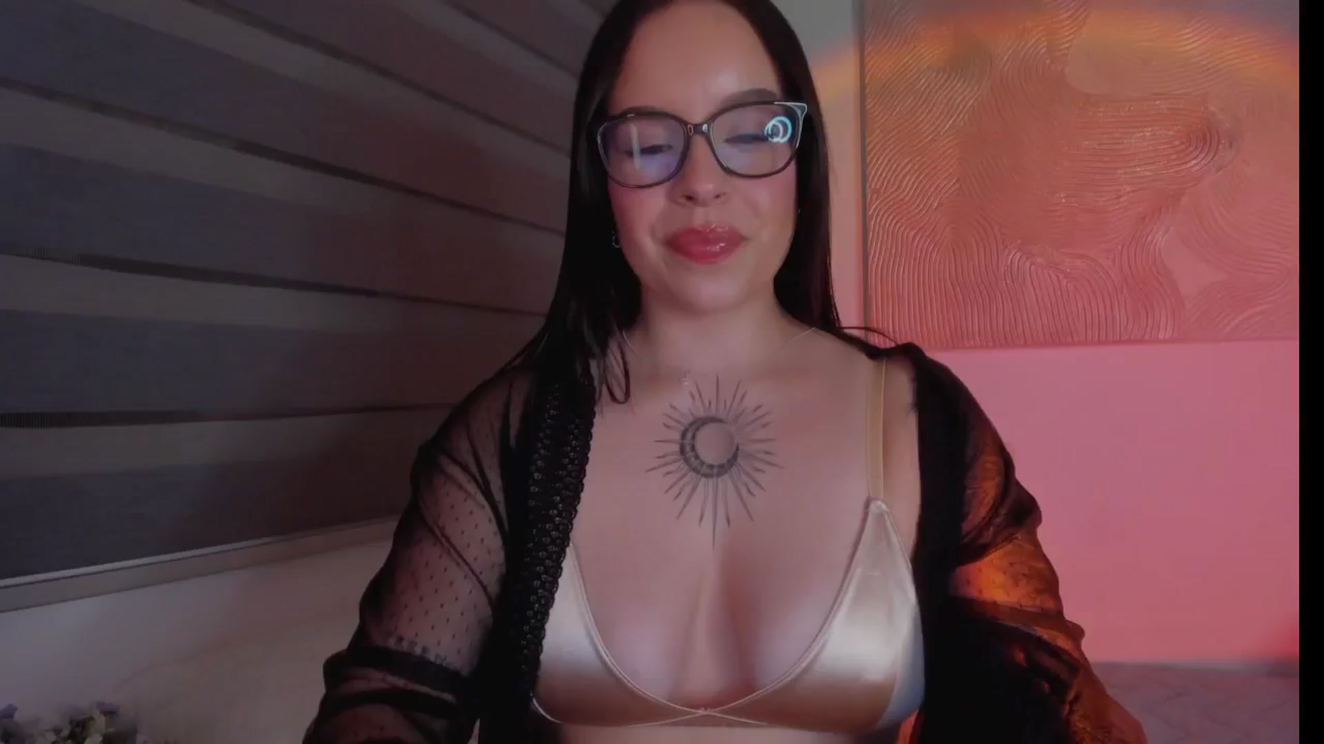 Gallery image thumbnail from Sexxygirl18x's myfreecams stream on, 11/23/2024, 24:00 image 13 of 20