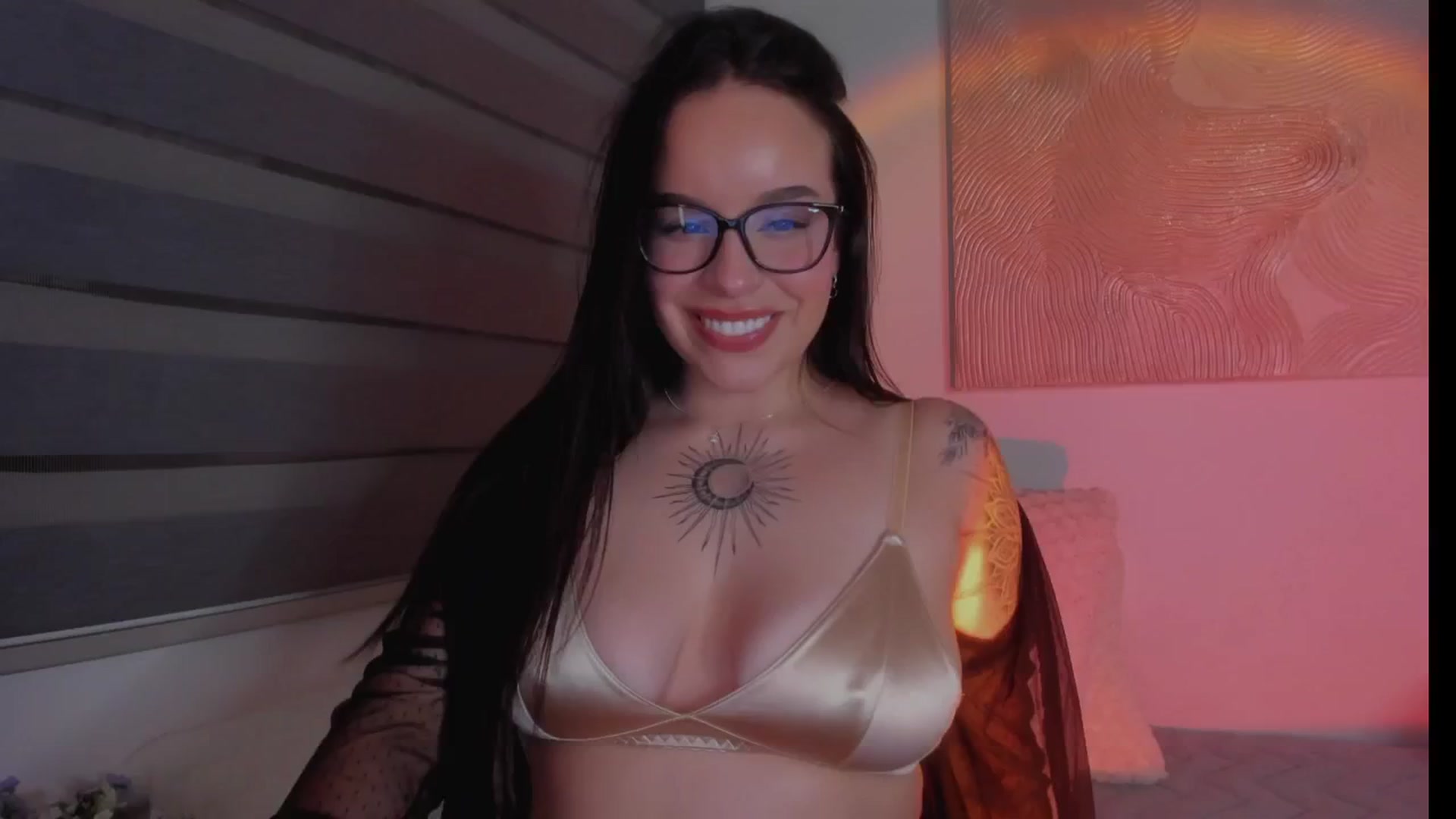 Gallery image thumbnail from Sexxygirl18x's myfreecams stream on, 11/23/2024, 24:00 image 15 of 20