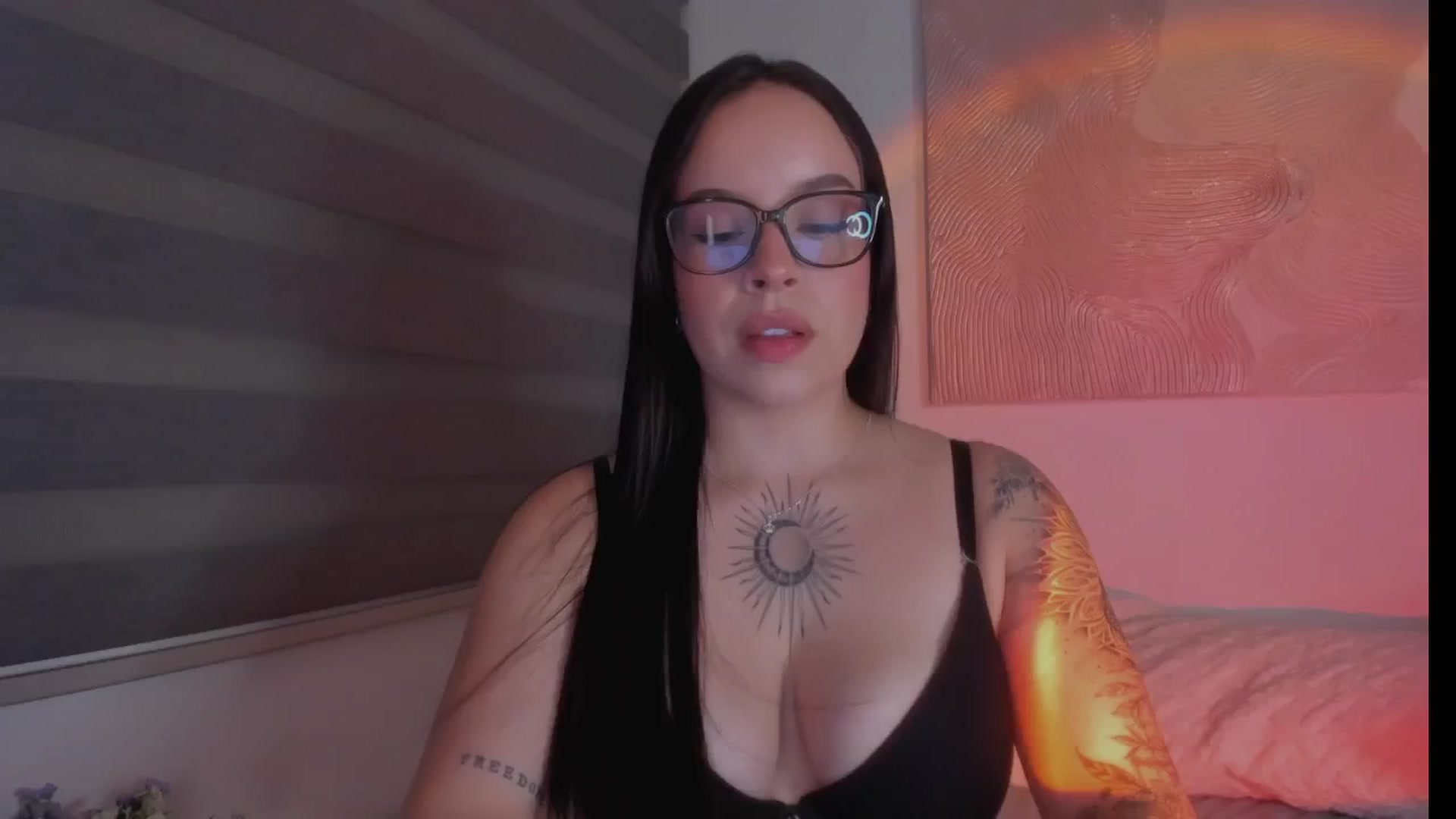 Gallery image thumbnail from Sexxygirl18x's myfreecams stream on, 11/24/2024, 01:54 image 3 of 20
