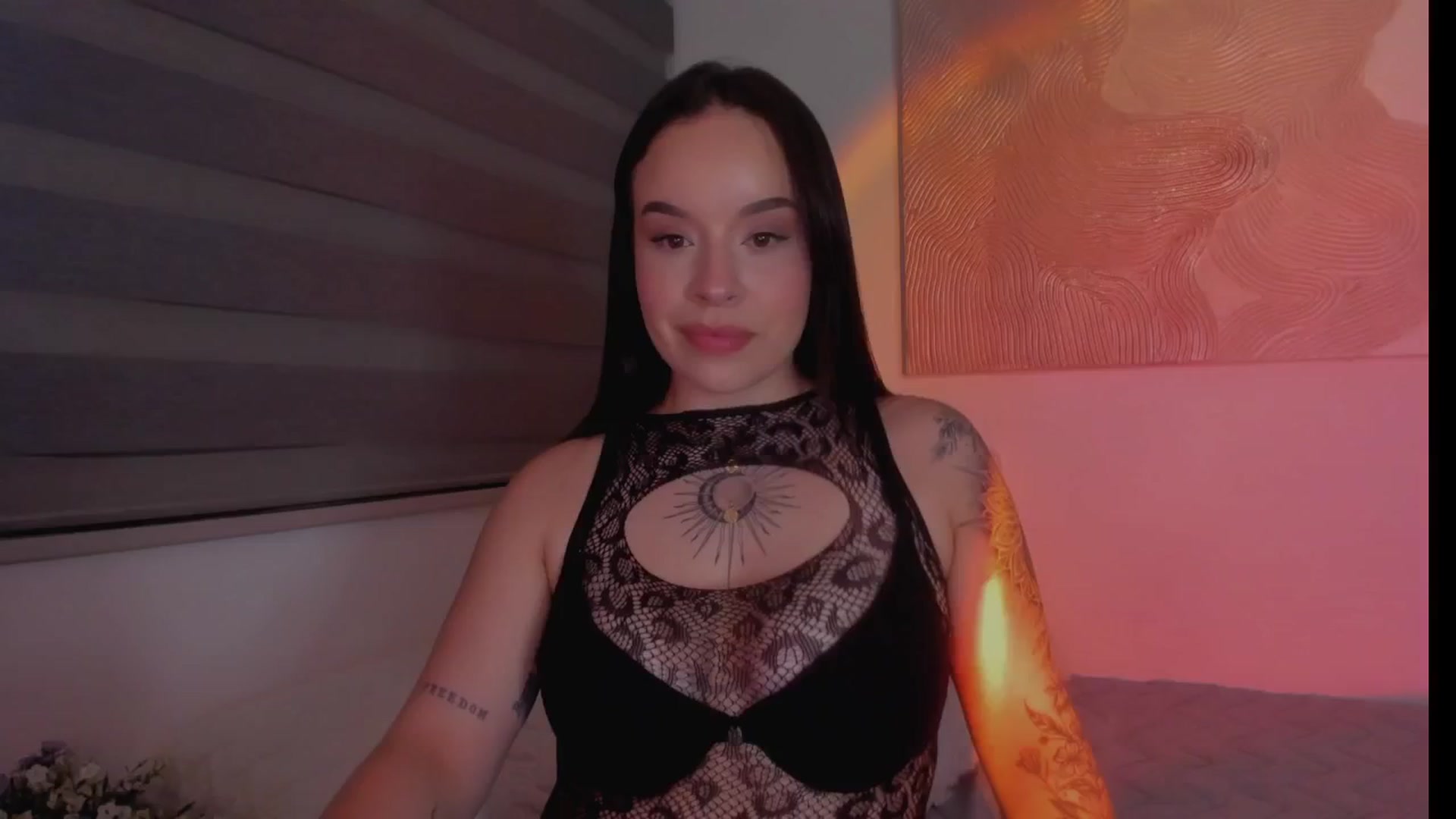 Gallery image thumbnail from Sexxygirl18x's myfreecams stream on, 11/26/2024, 24:24 image 6 of 20
