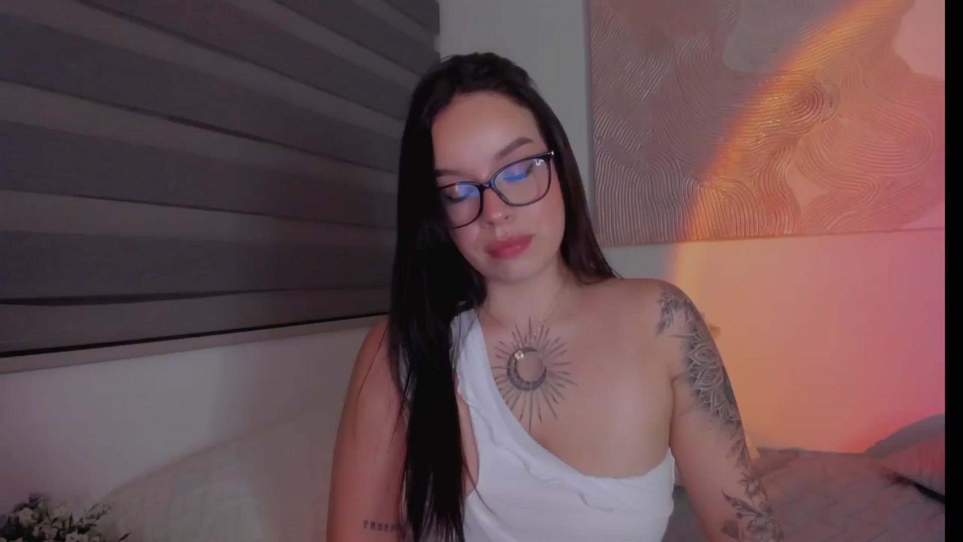 Gallery image thumbnail from Sexxygirl18x's myfreecams stream on, 11/27/2024, 01:38 image 7 of 20