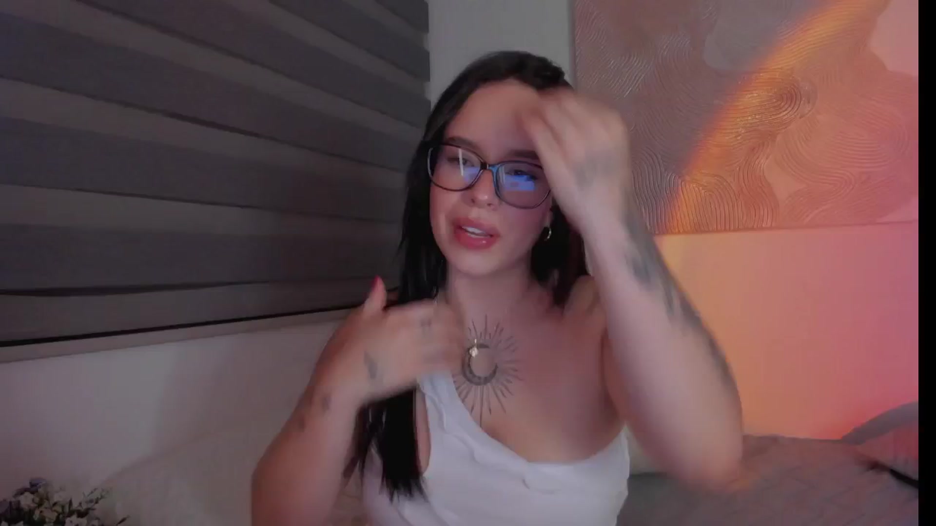 Gallery image thumbnail from Sexxygirl18x's myfreecams stream on, 11/27/2024, 01:38 image 9 of 20