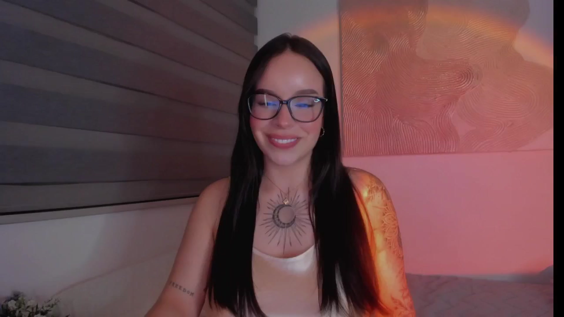 Gallery image thumbnail from Sexxygirl18x's myfreecams stream on, 11/28/2024, 01:20 image 1 of 20