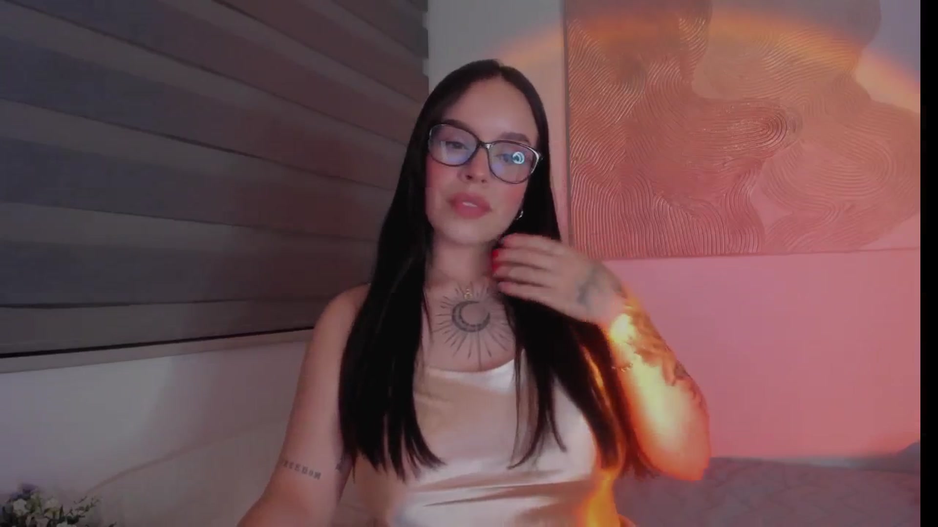 Gallery image thumbnail from Sexxygirl18x's myfreecams stream on, 11/28/2024, 01:20 image 2 of 20