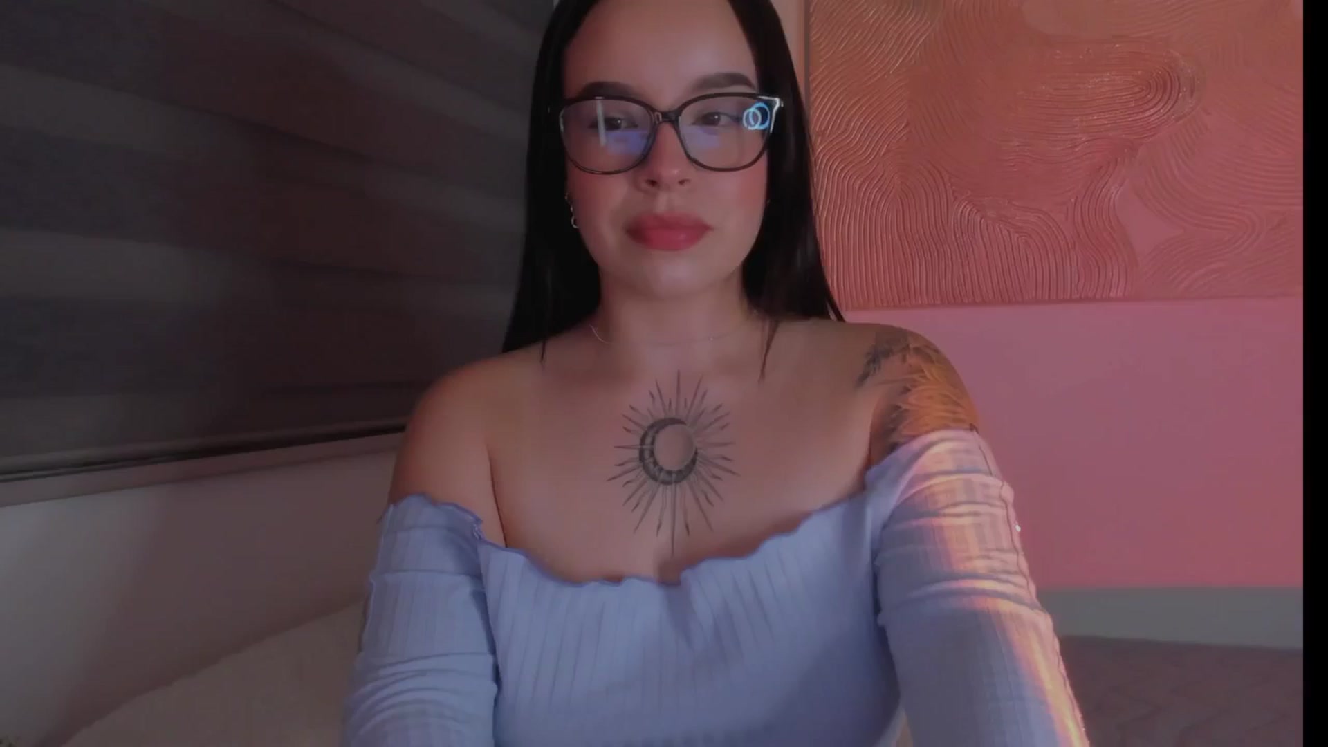 Gallery image thumbnail from Sexxygirl18x's myfreecams stream on, 12/04/2024, 01:24 image 12 of 20