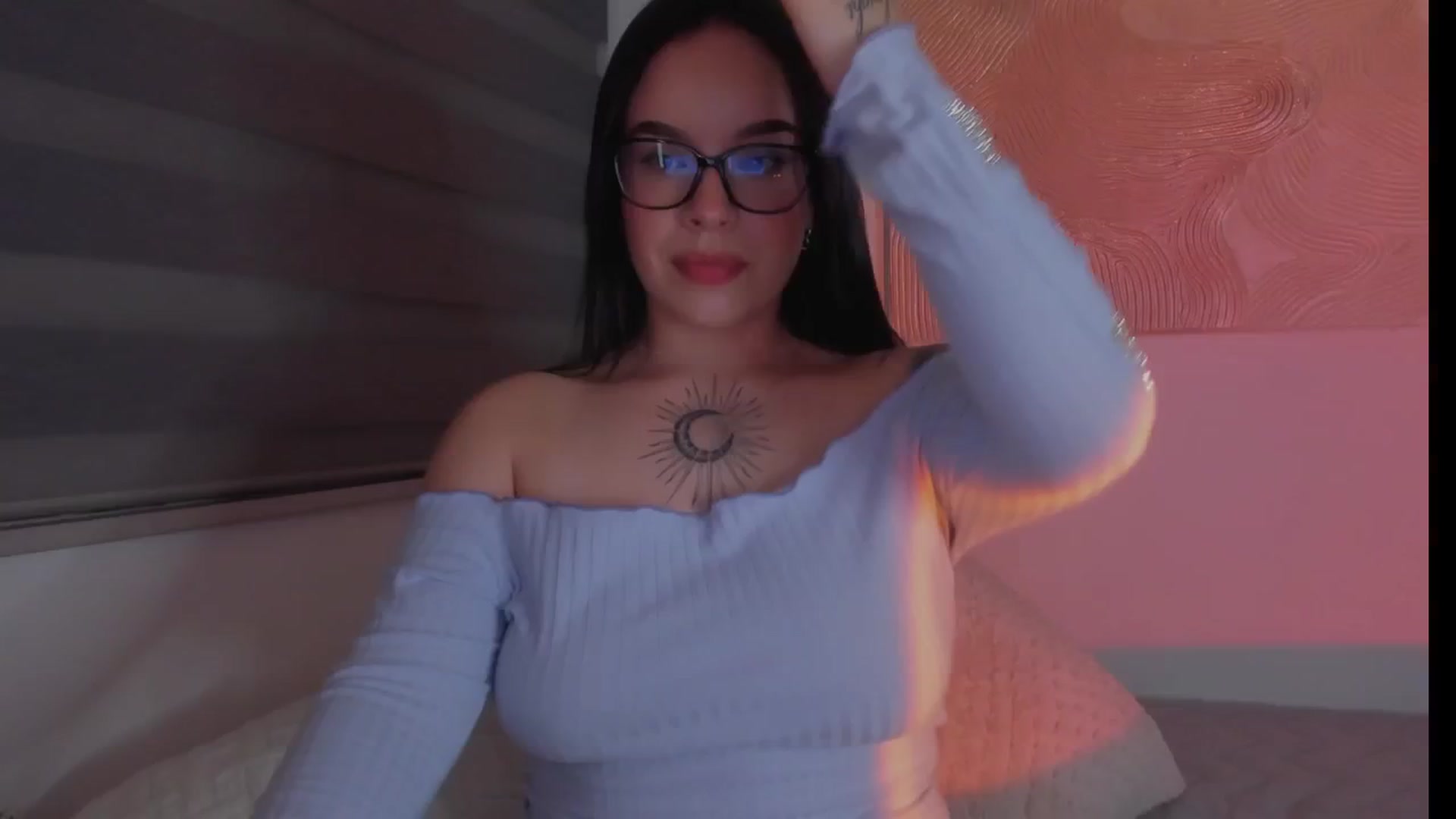 Gallery image thumbnail from Sexxygirl18x's myfreecams stream on, 12/04/2024, 01:24 image 11 of 20