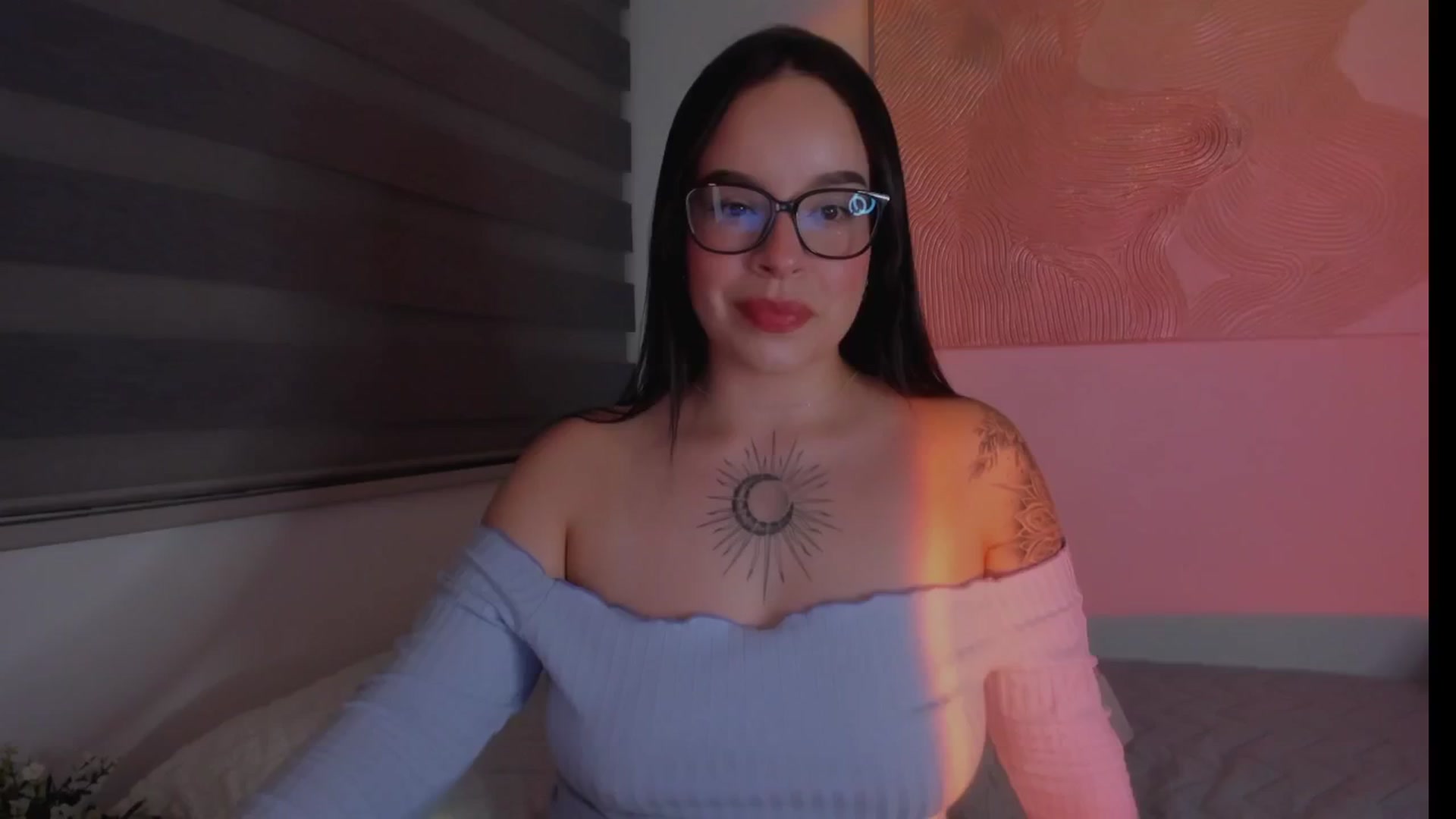 Gallery image thumbnail from Sexxygirl18x's myfreecams stream on, 12/04/2024, 01:24 image 3 of 20