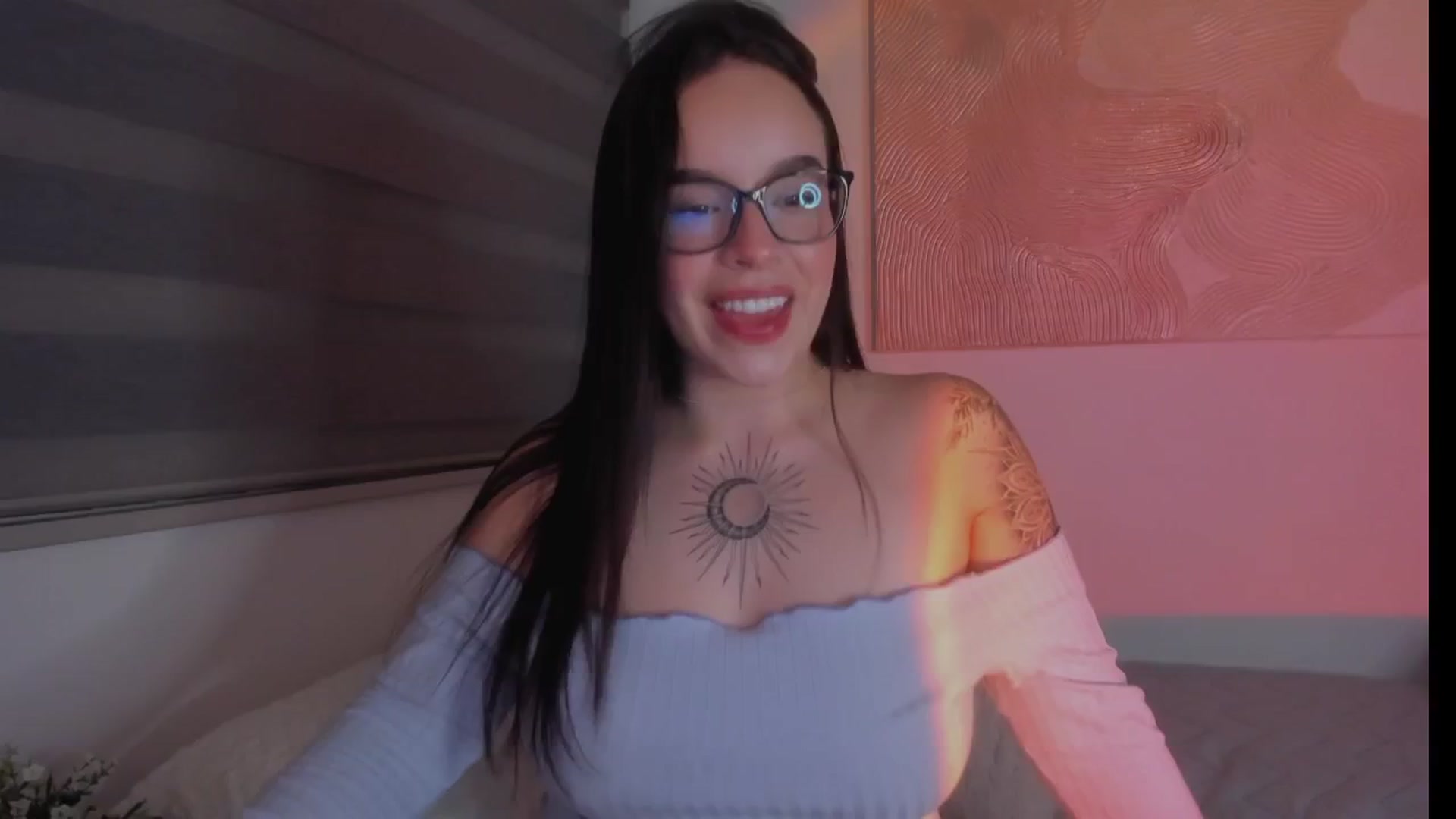 Gallery image thumbnail from Sexxygirl18x's myfreecams stream on, 12/04/2024, 01:24 image 4 of 20