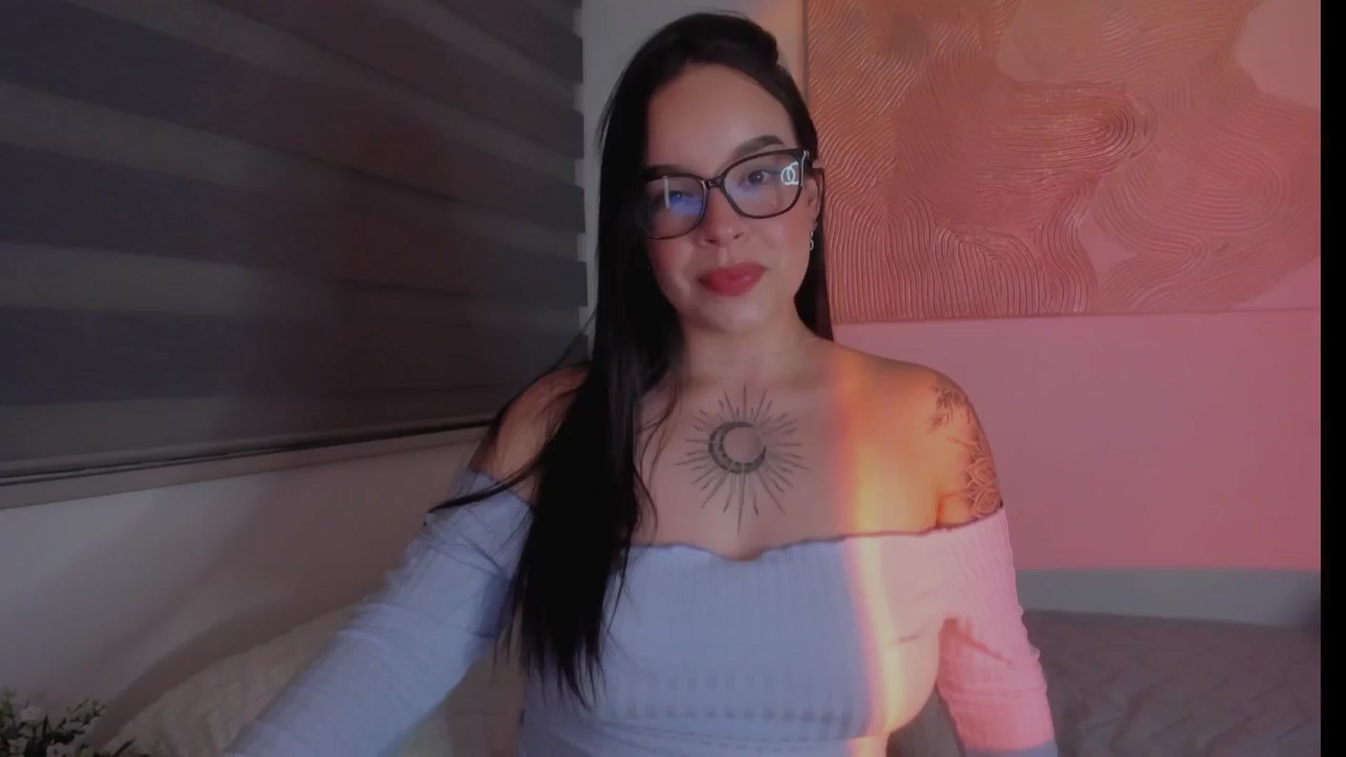 Gallery image thumbnail from Sexxygirl18x's myfreecams stream on, 12/04/2024, 01:24 image 2 of 20
