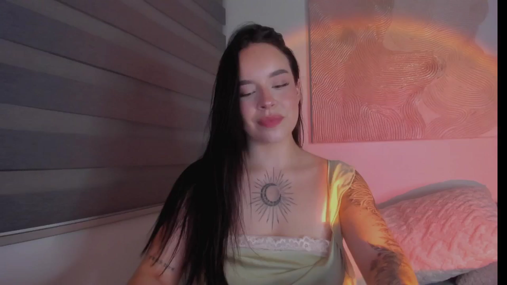 Gallery image thumbnail from Sexxygirl18x's myfreecams stream on, 12/06/2024, 24:39 image 18 of 20
