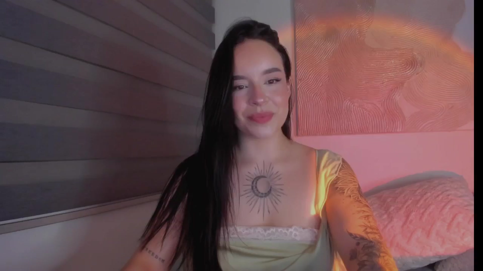 Gallery image thumbnail from Sexxygirl18x's myfreecams stream on, 12/06/2024, 24:39 image 19 of 20