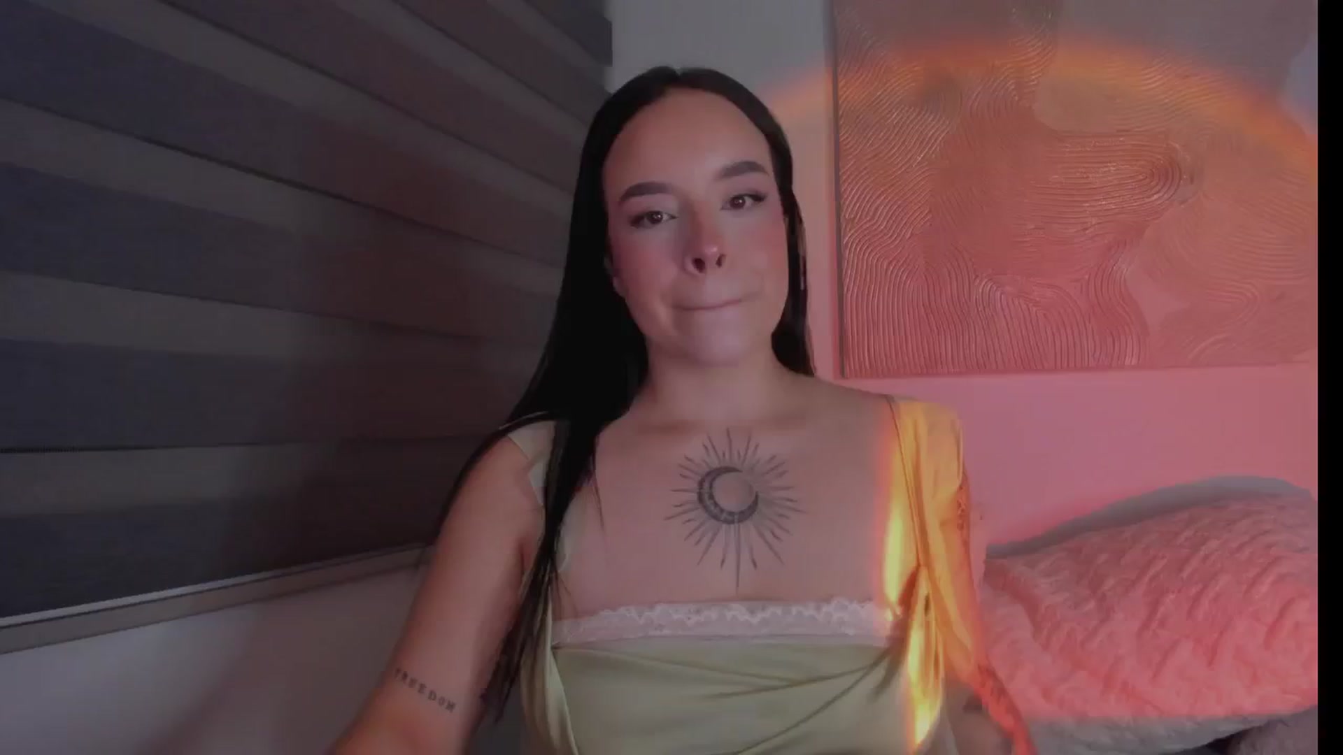 Gallery image thumbnail from Sexxygirl18x's myfreecams stream on, 12/06/2024, 24:39 image 15 of 20
